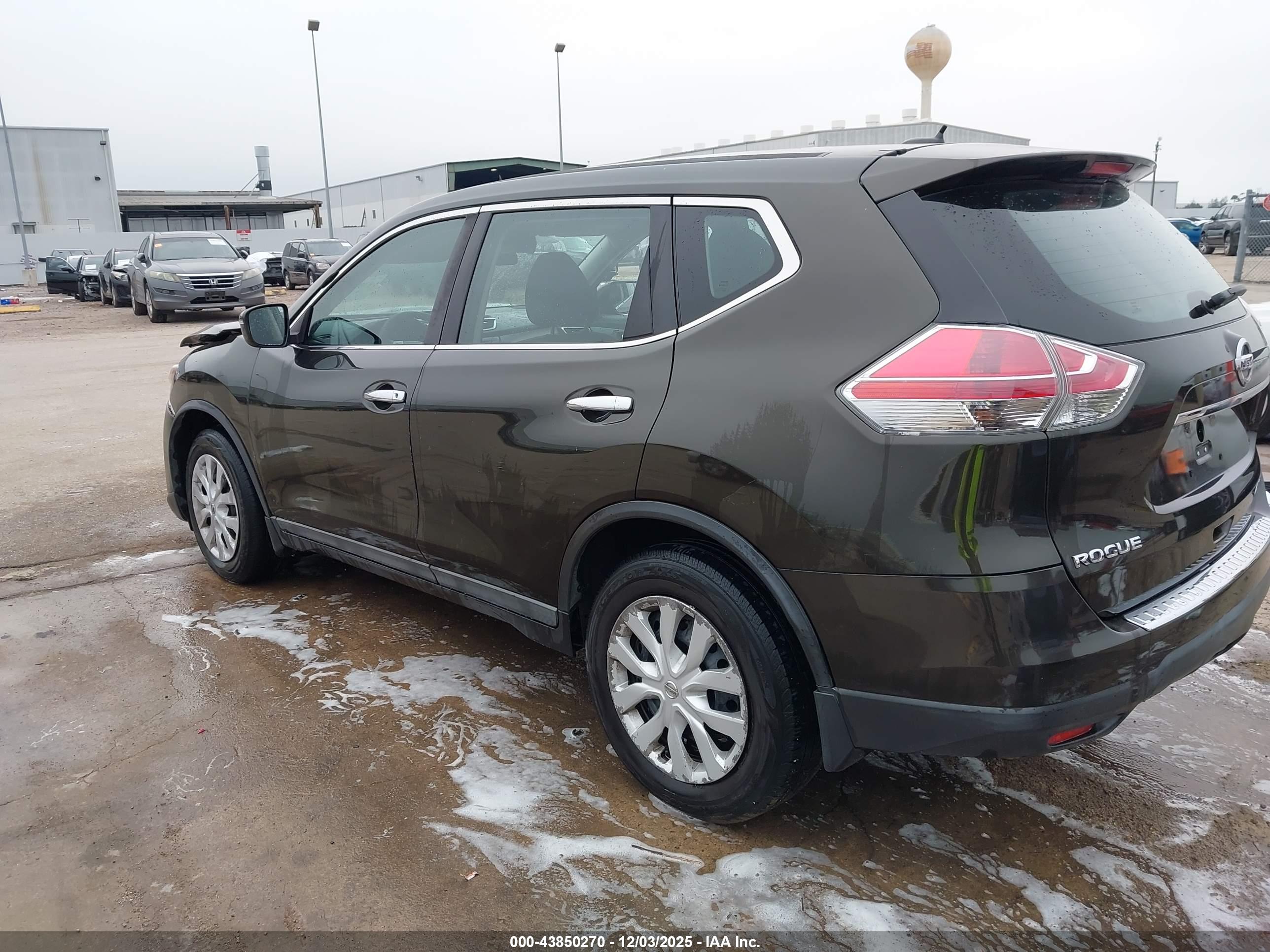 NISSAN ROGUE image 3
