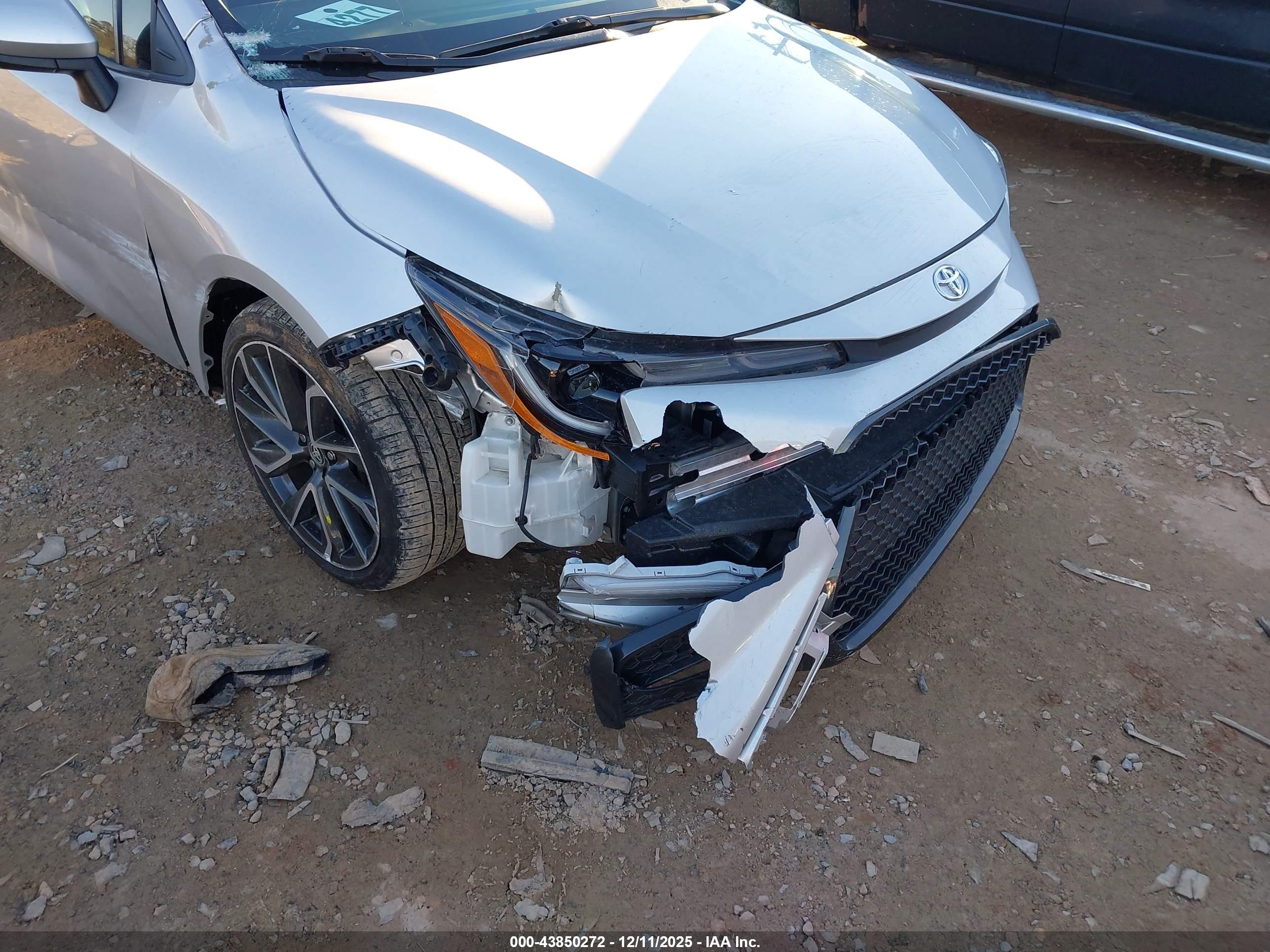 TOYOTA COROLLA image 6