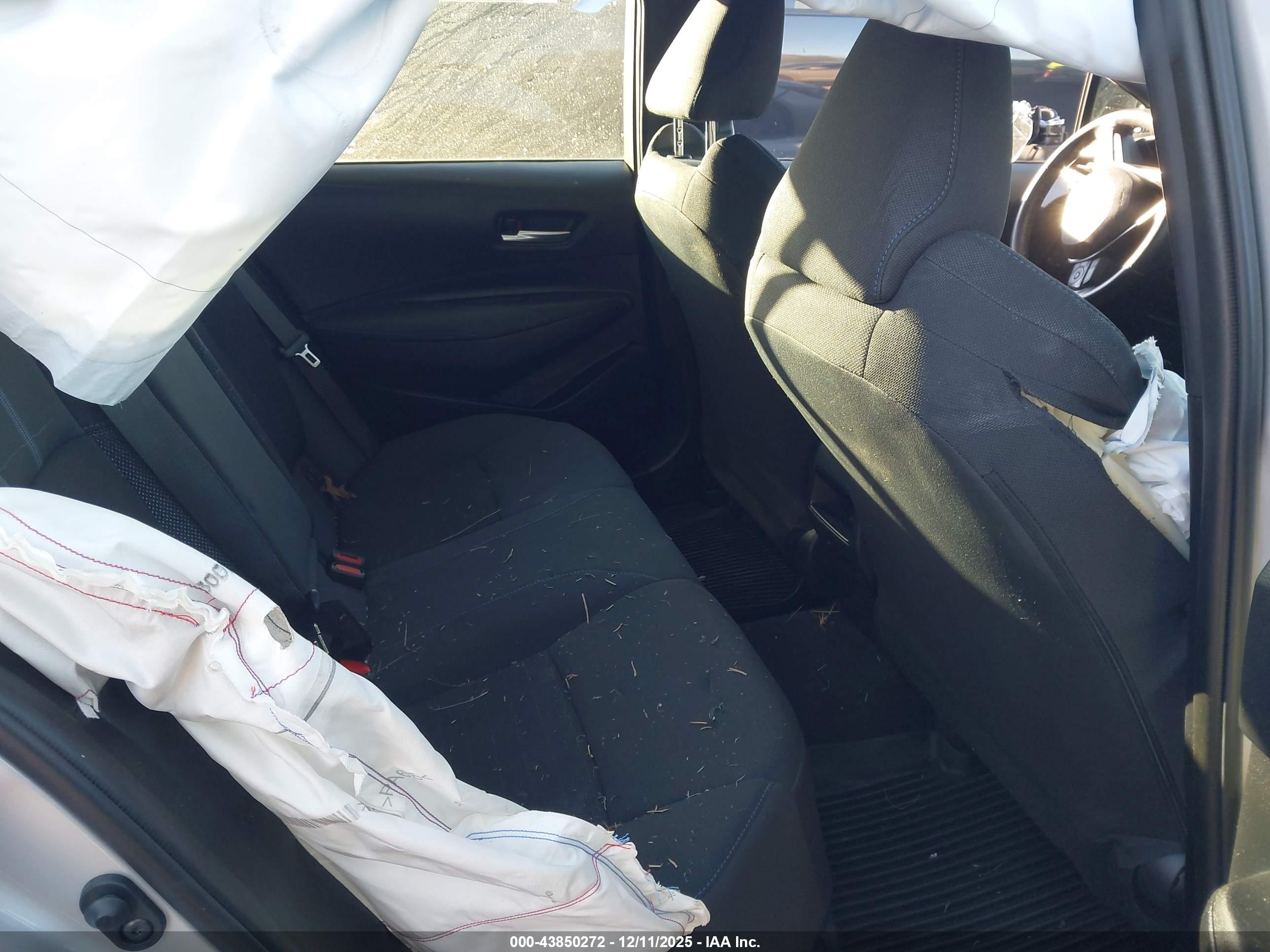 TOYOTA COROLLA image 8