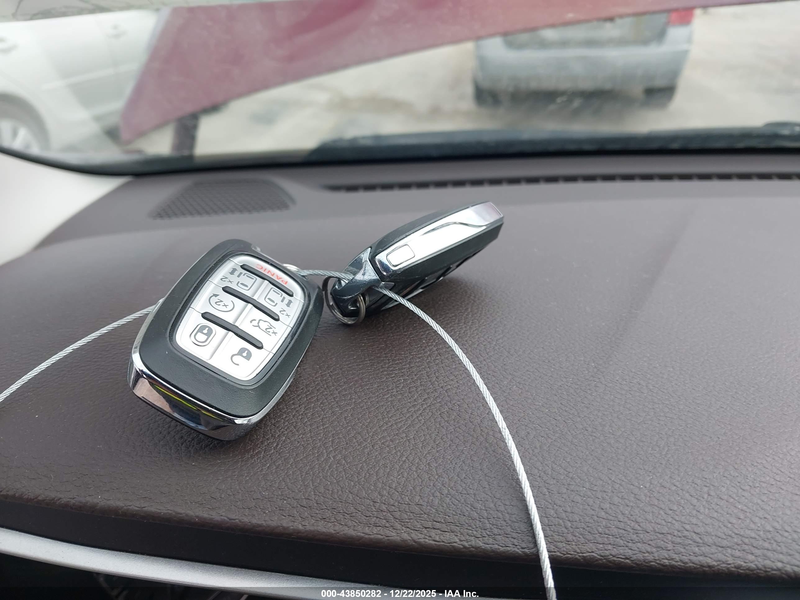 CHRYSLER PACIFICA image 11