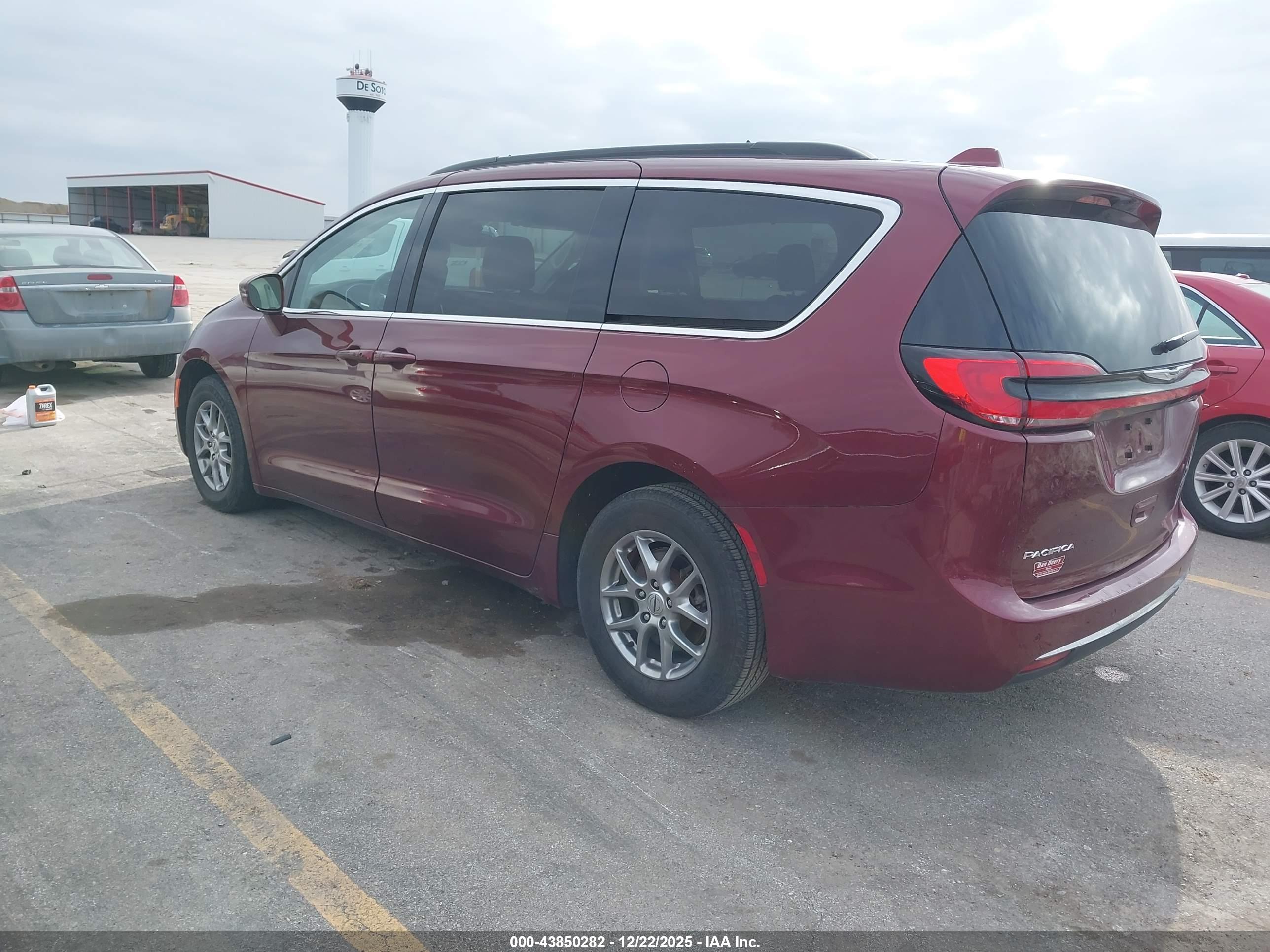 CHRYSLER PACIFICA image 3