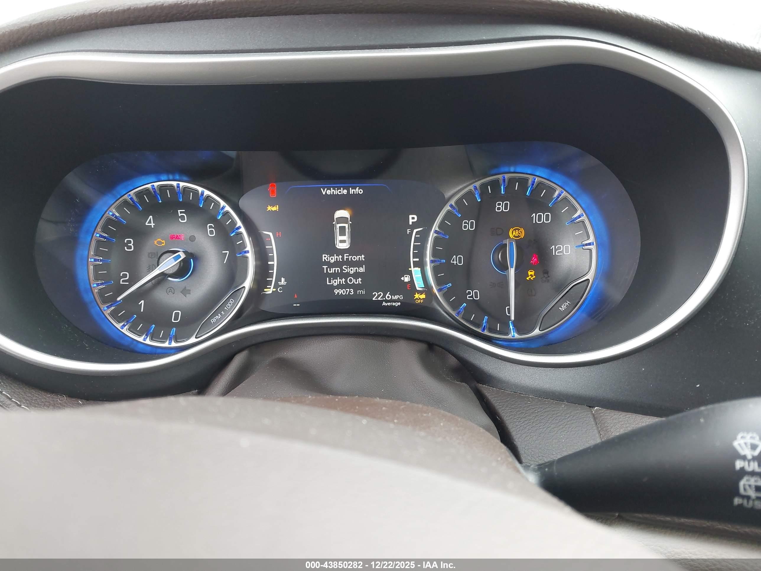 CHRYSLER PACIFICA image 7