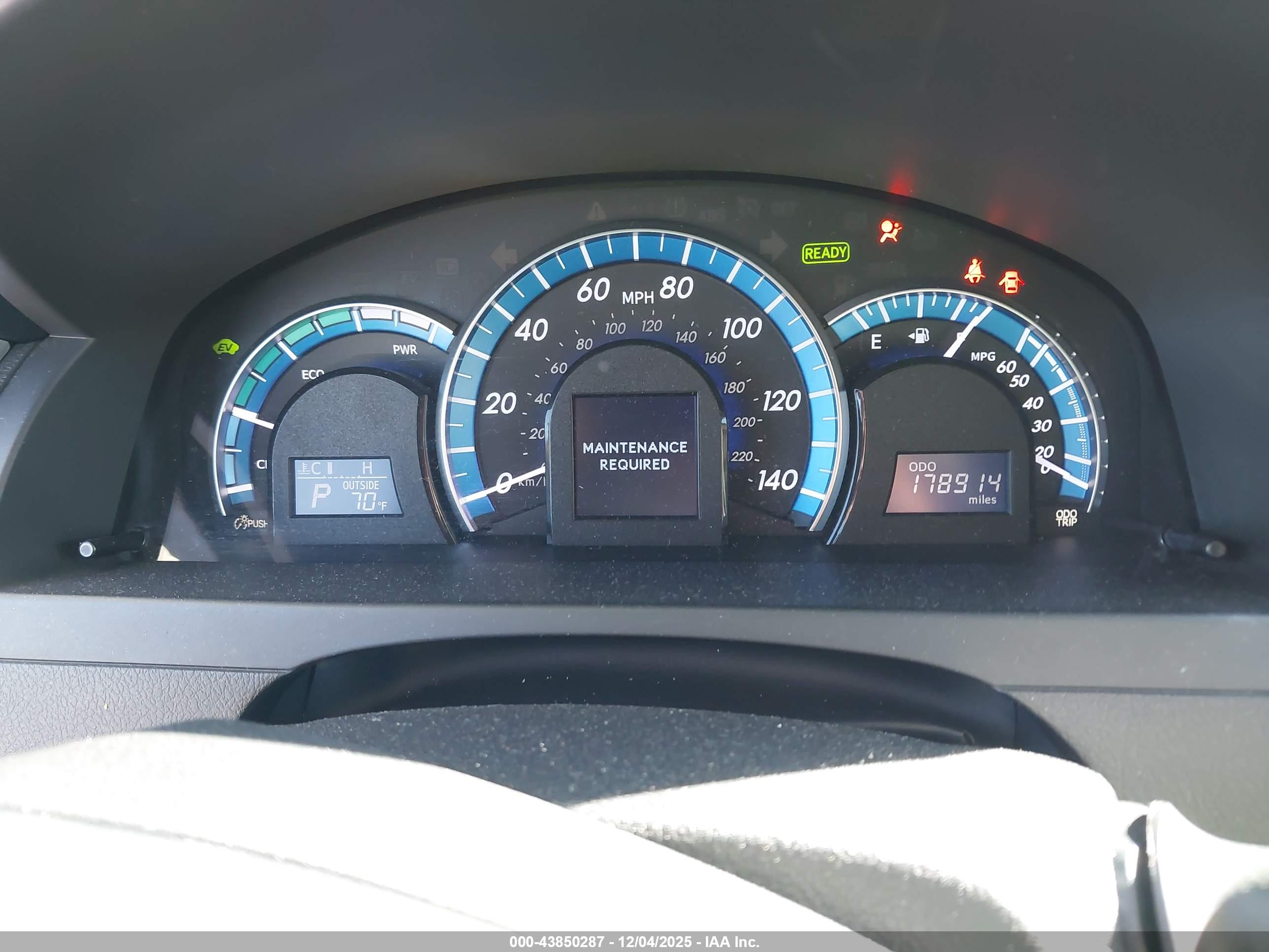 TOYOTA CAMRY image 7