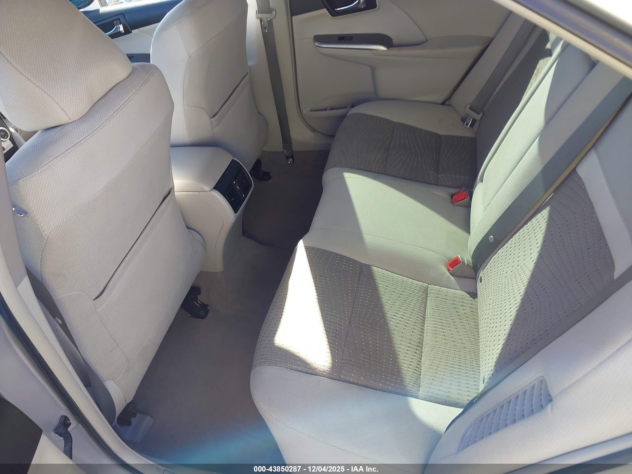 TOYOTA CAMRY image 8