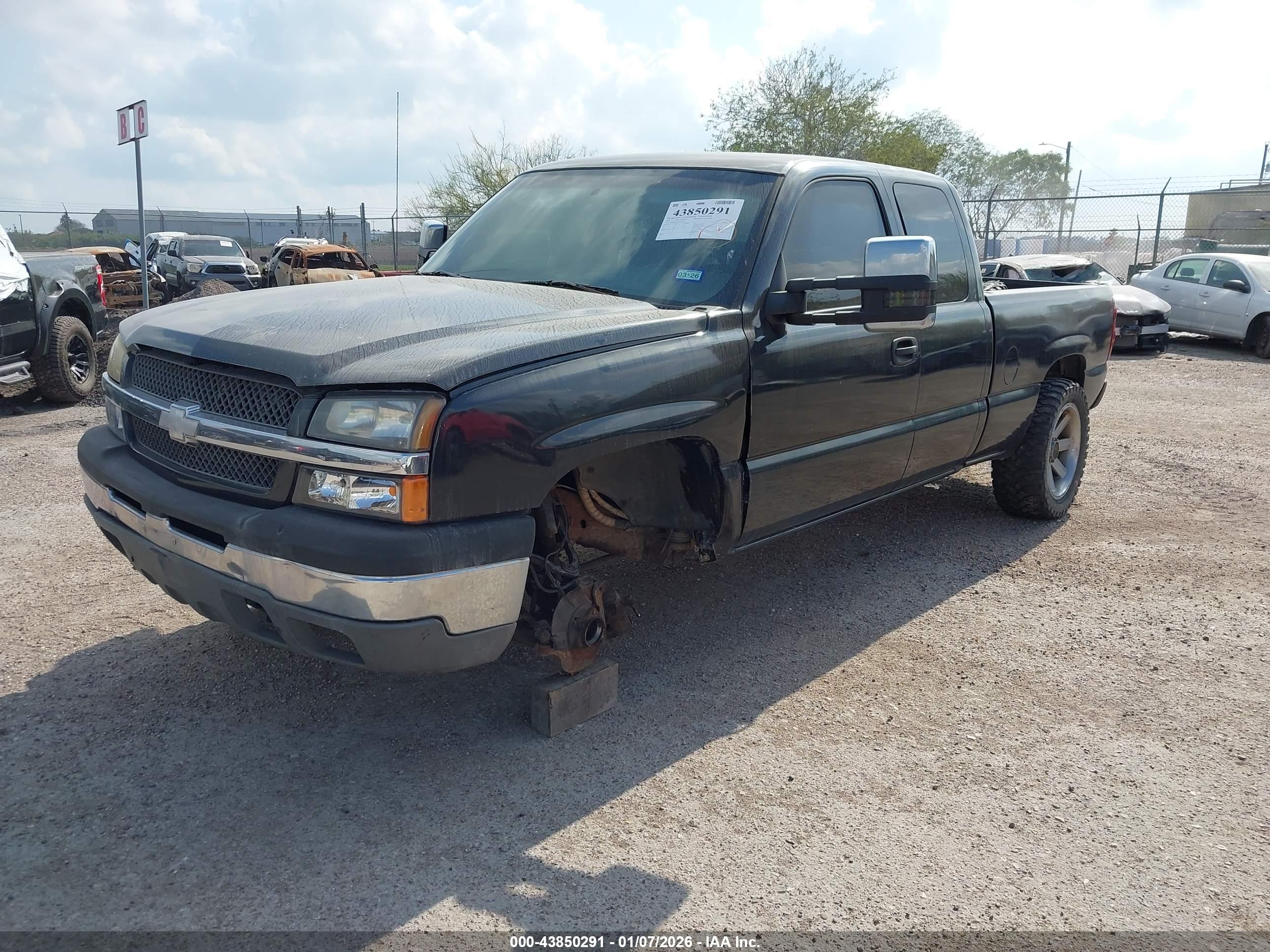 CHEVROLET SILVERADO image 2
