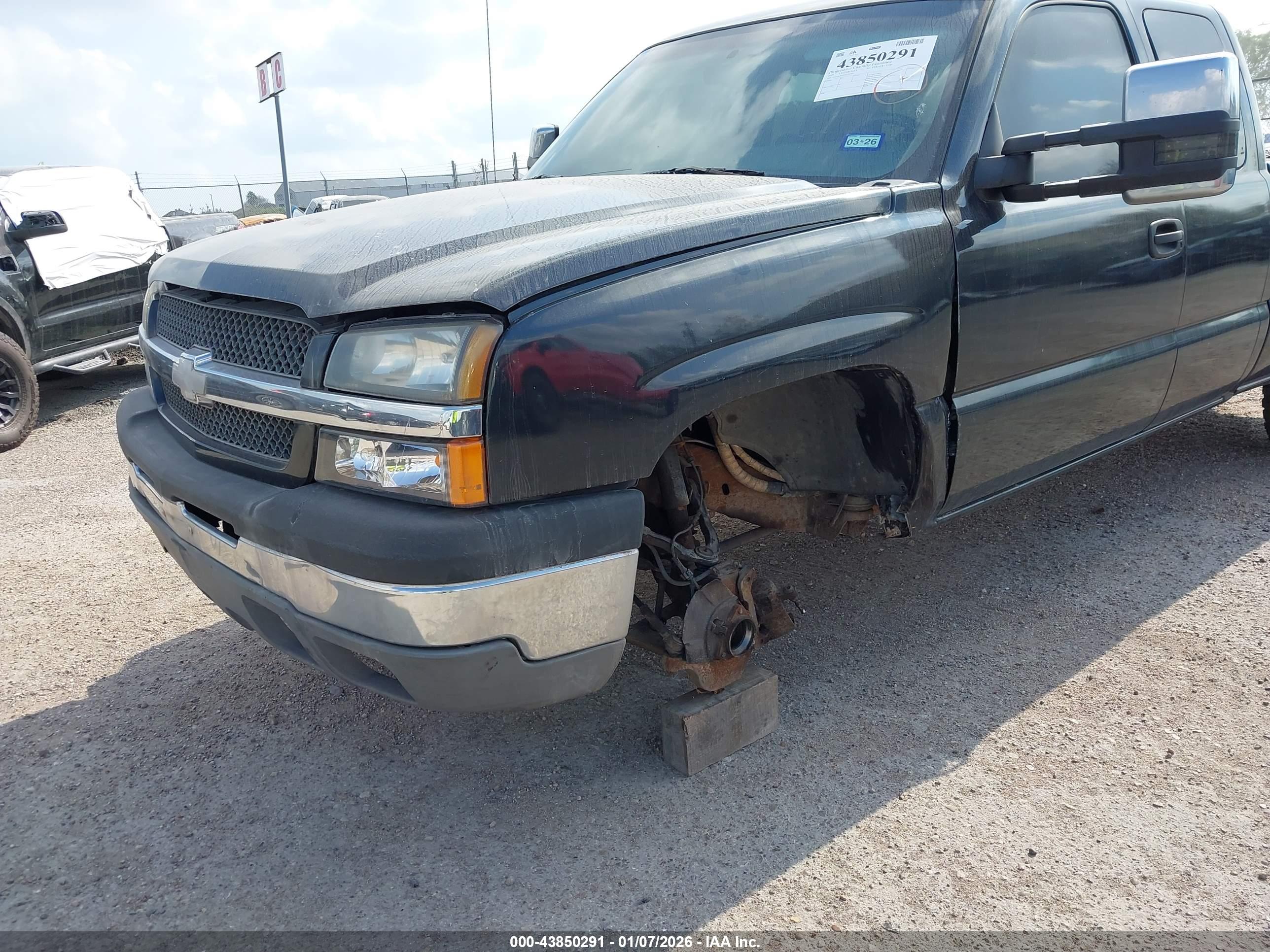 CHEVROLET SILVERADO image 6