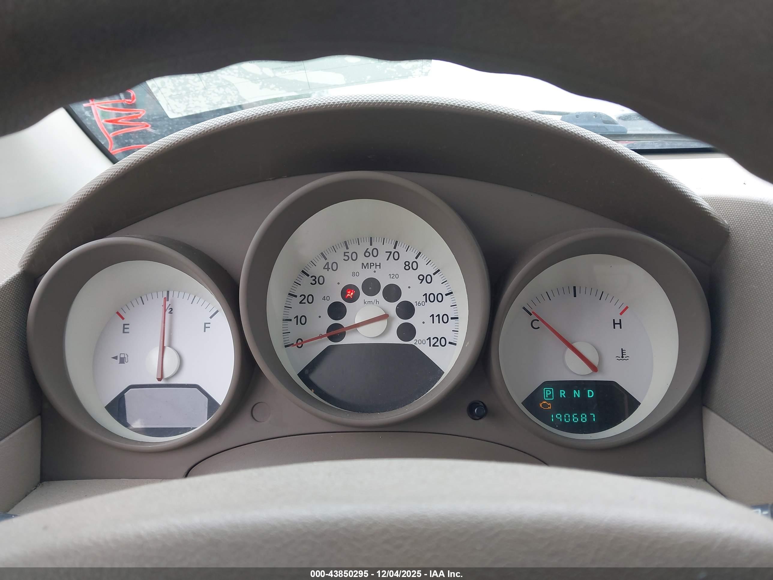 DODGE CALIBER image 7