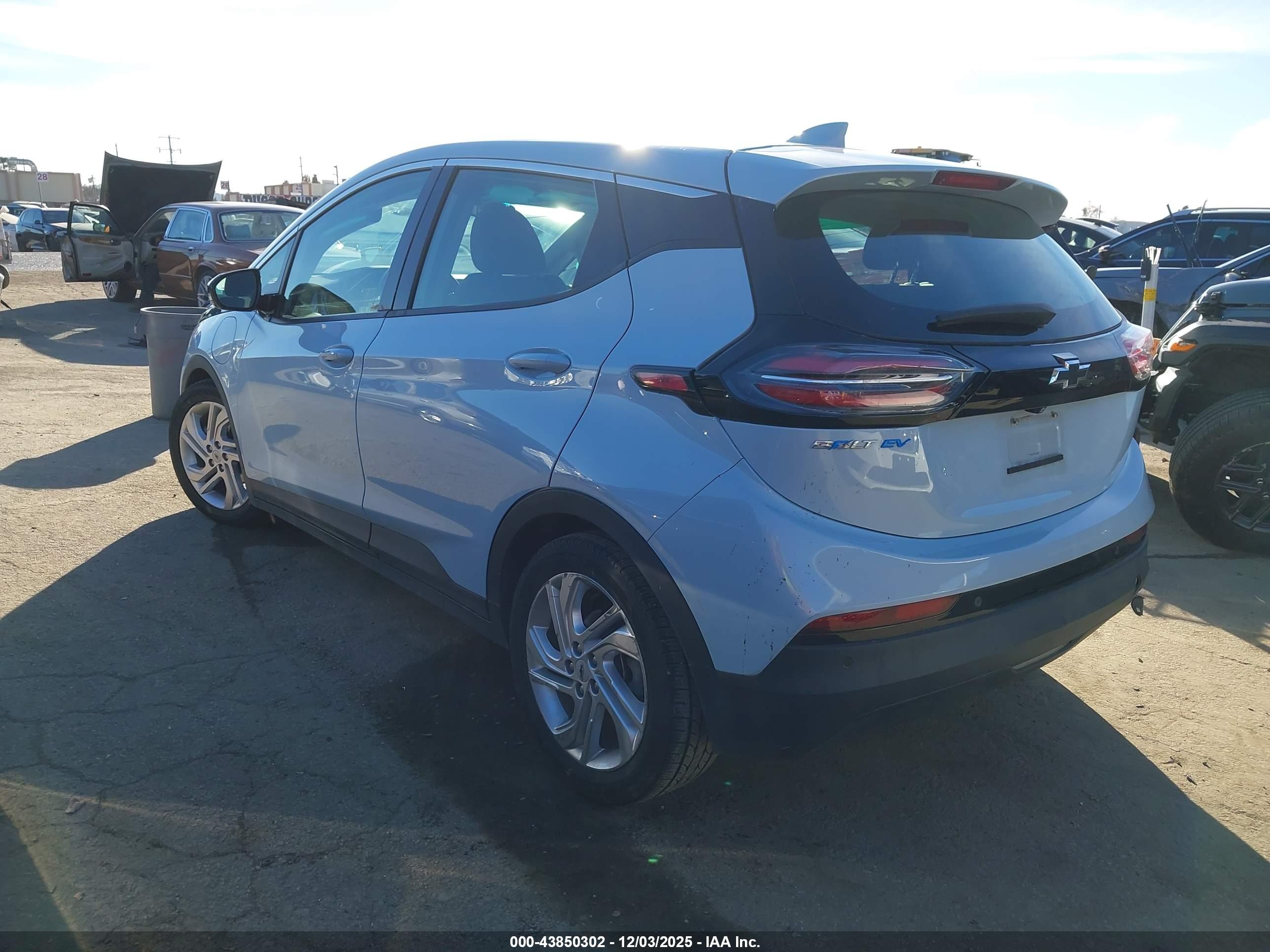 CHEVROLET BOLT image 3