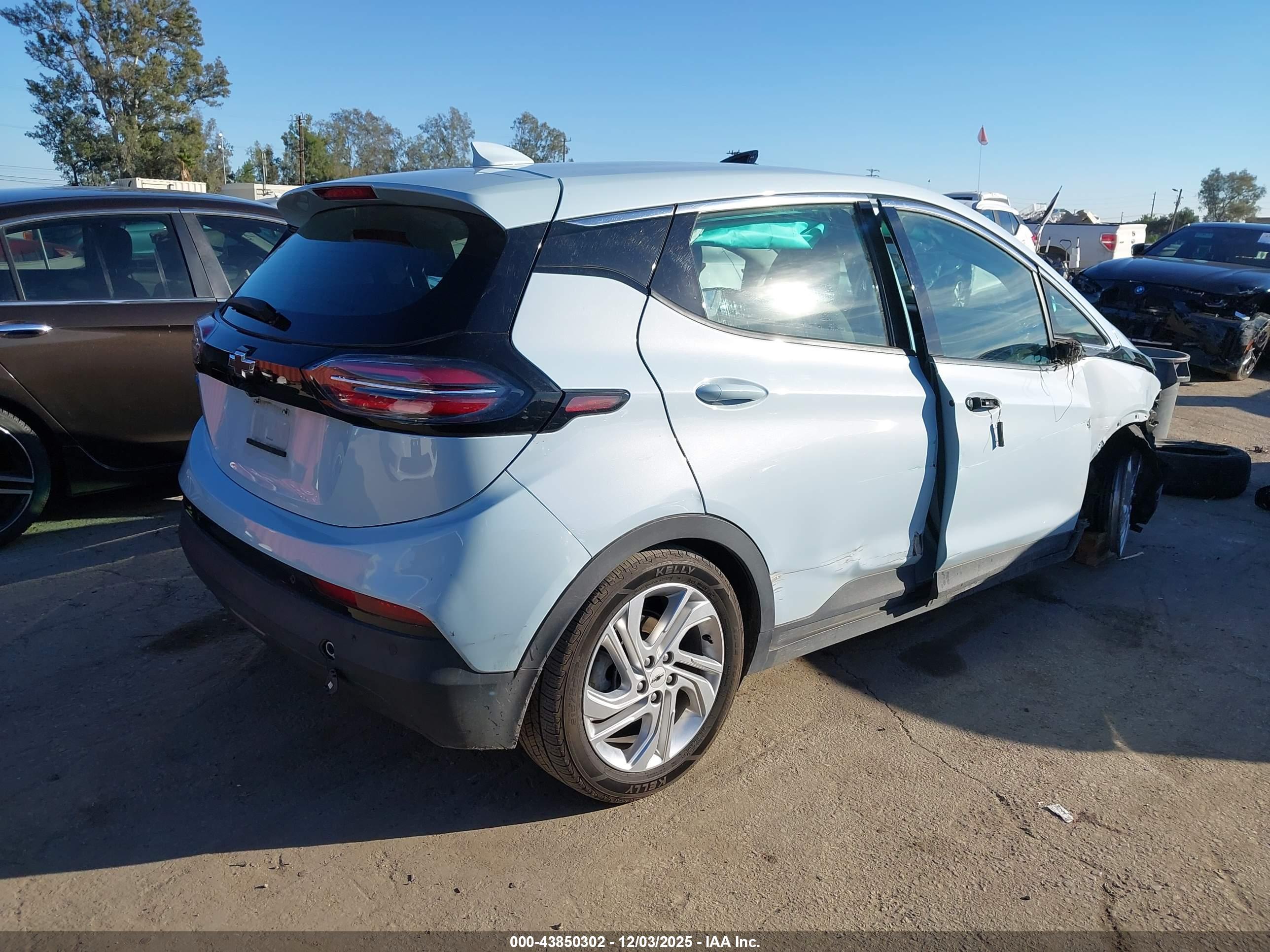 CHEVROLET BOLT image 4