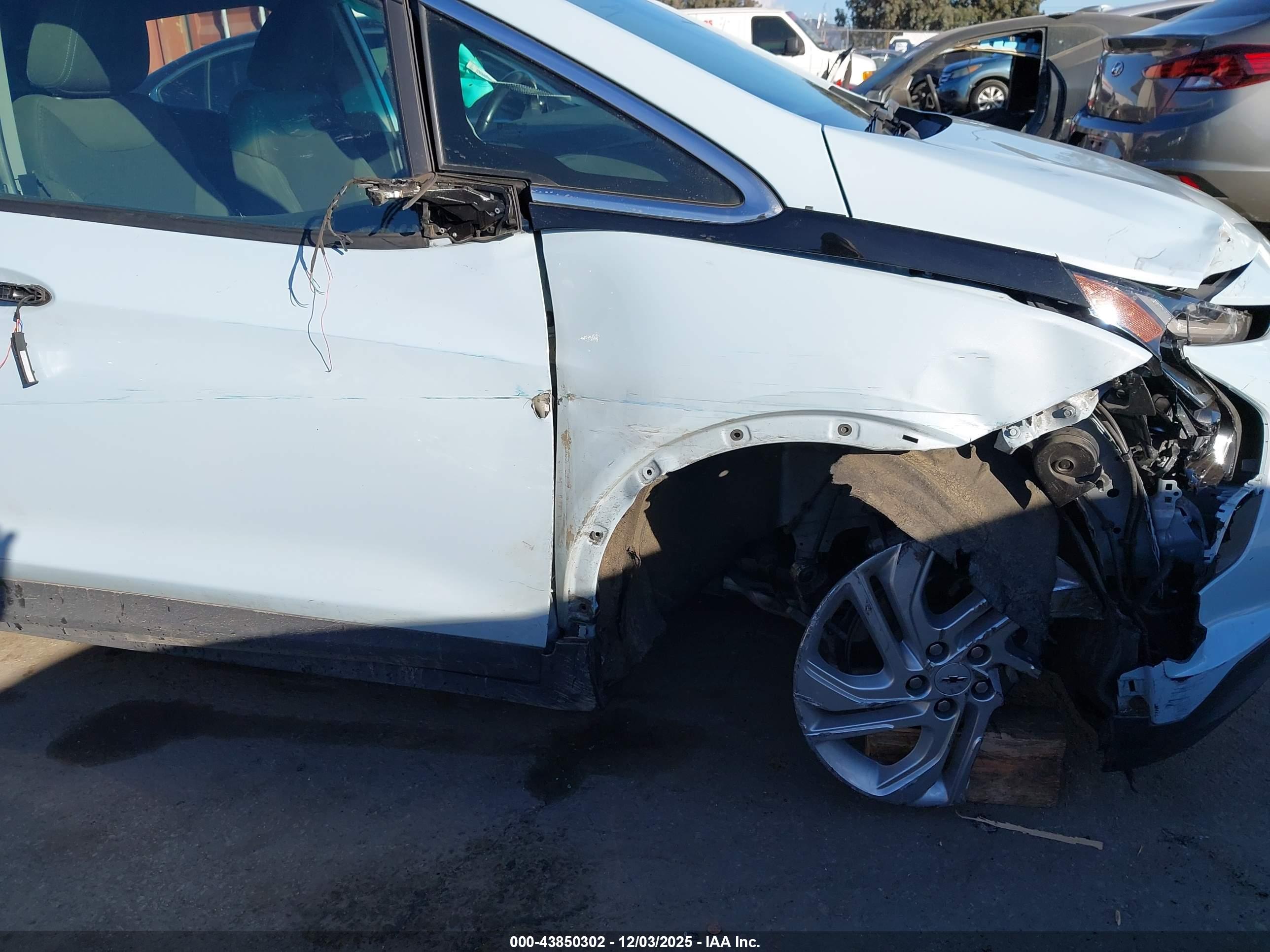 CHEVROLET BOLT image 6