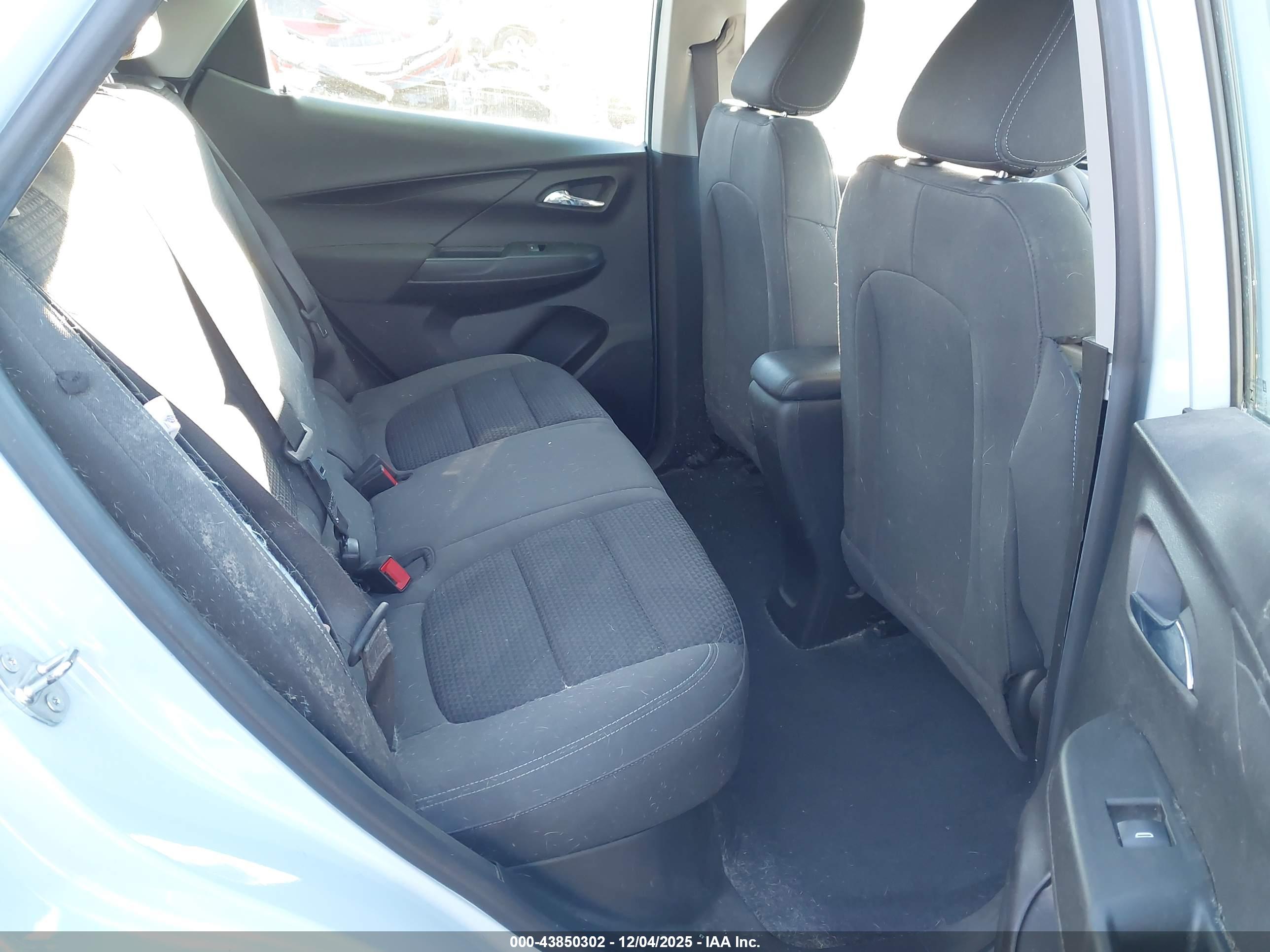 CHEVROLET BOLT image 8