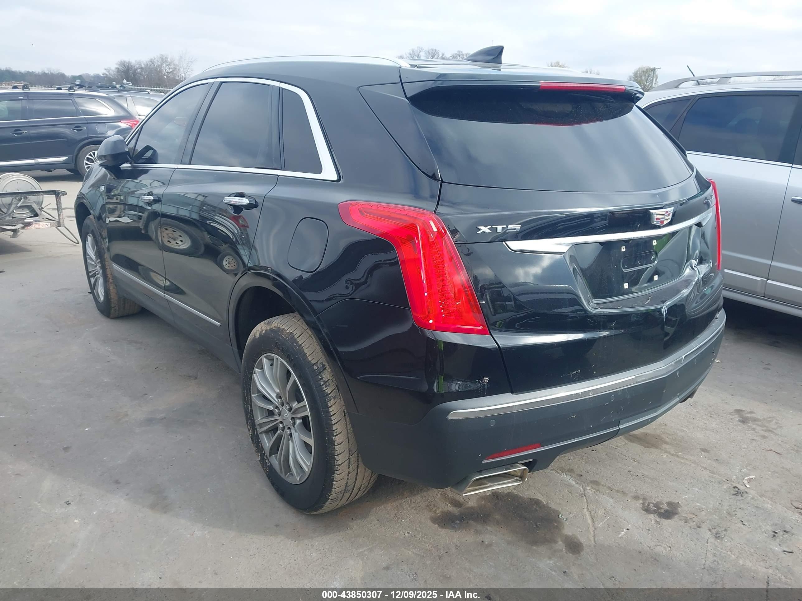CADILLAC XT5 image 3