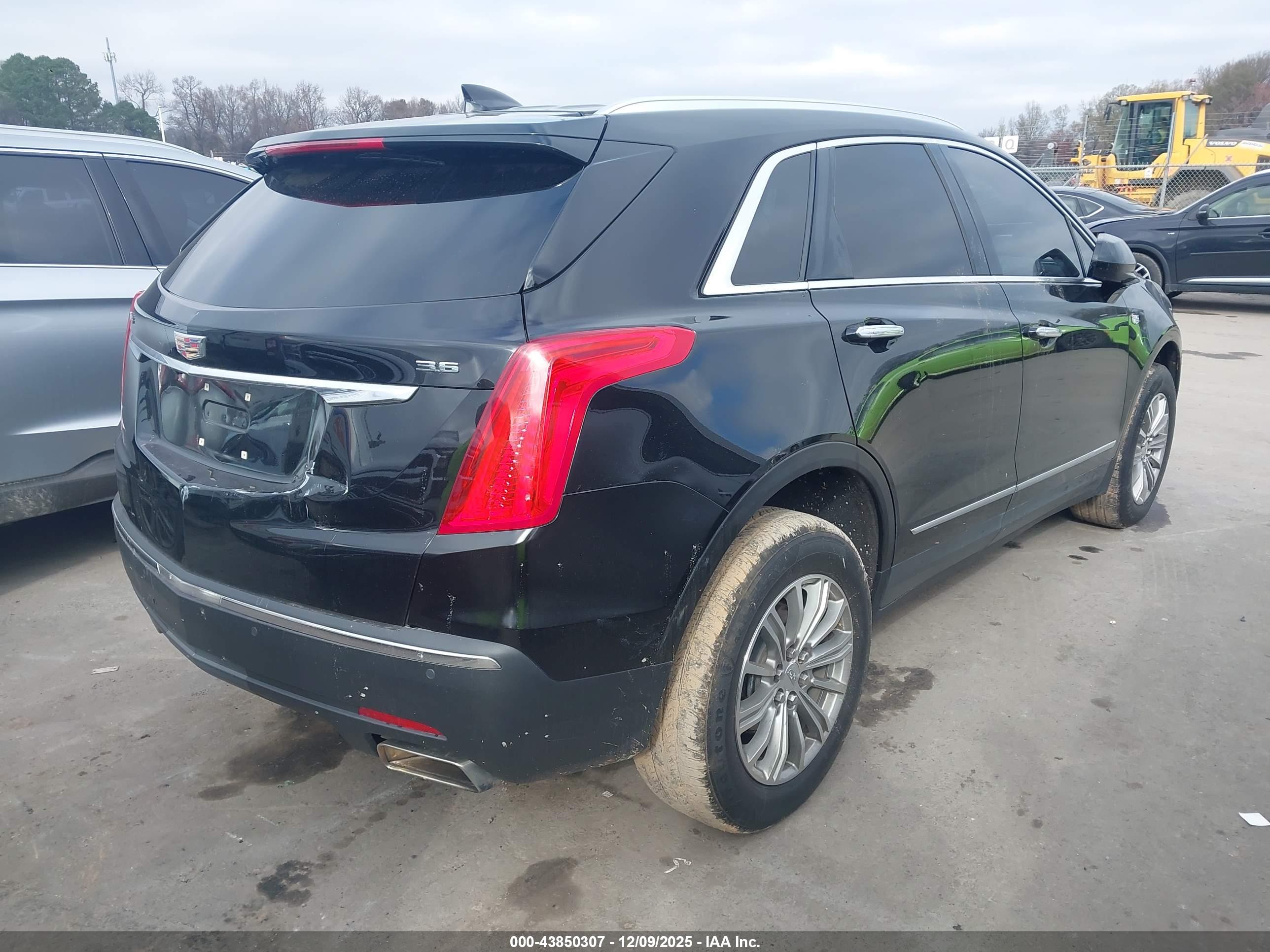 CADILLAC XT5 image 4