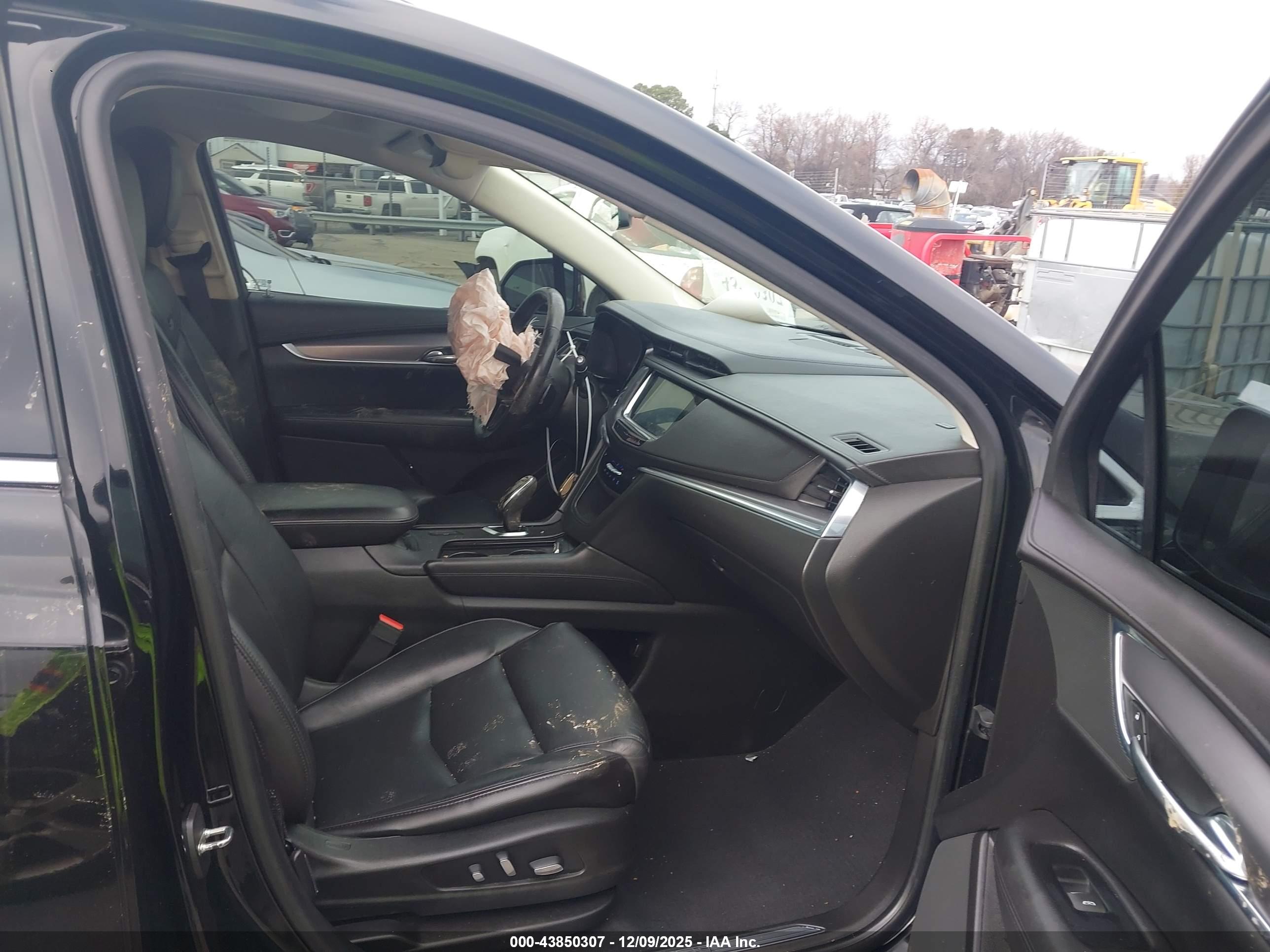 CADILLAC XT5 image 5