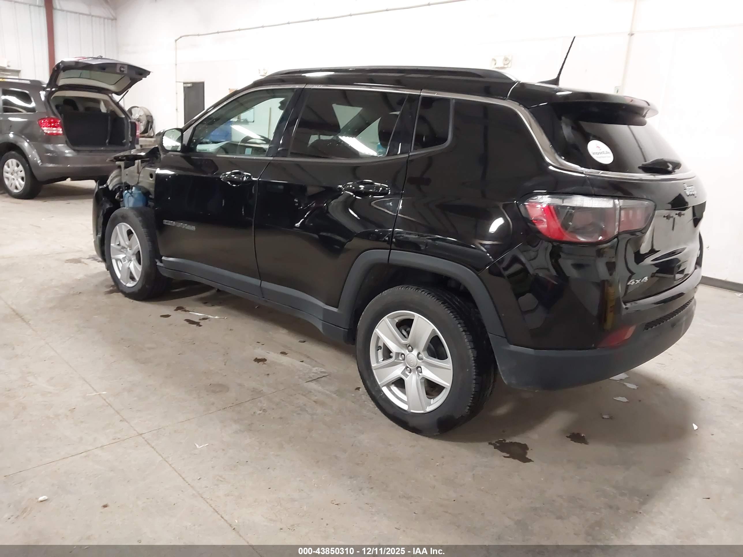 JEEP COMPASS image 3