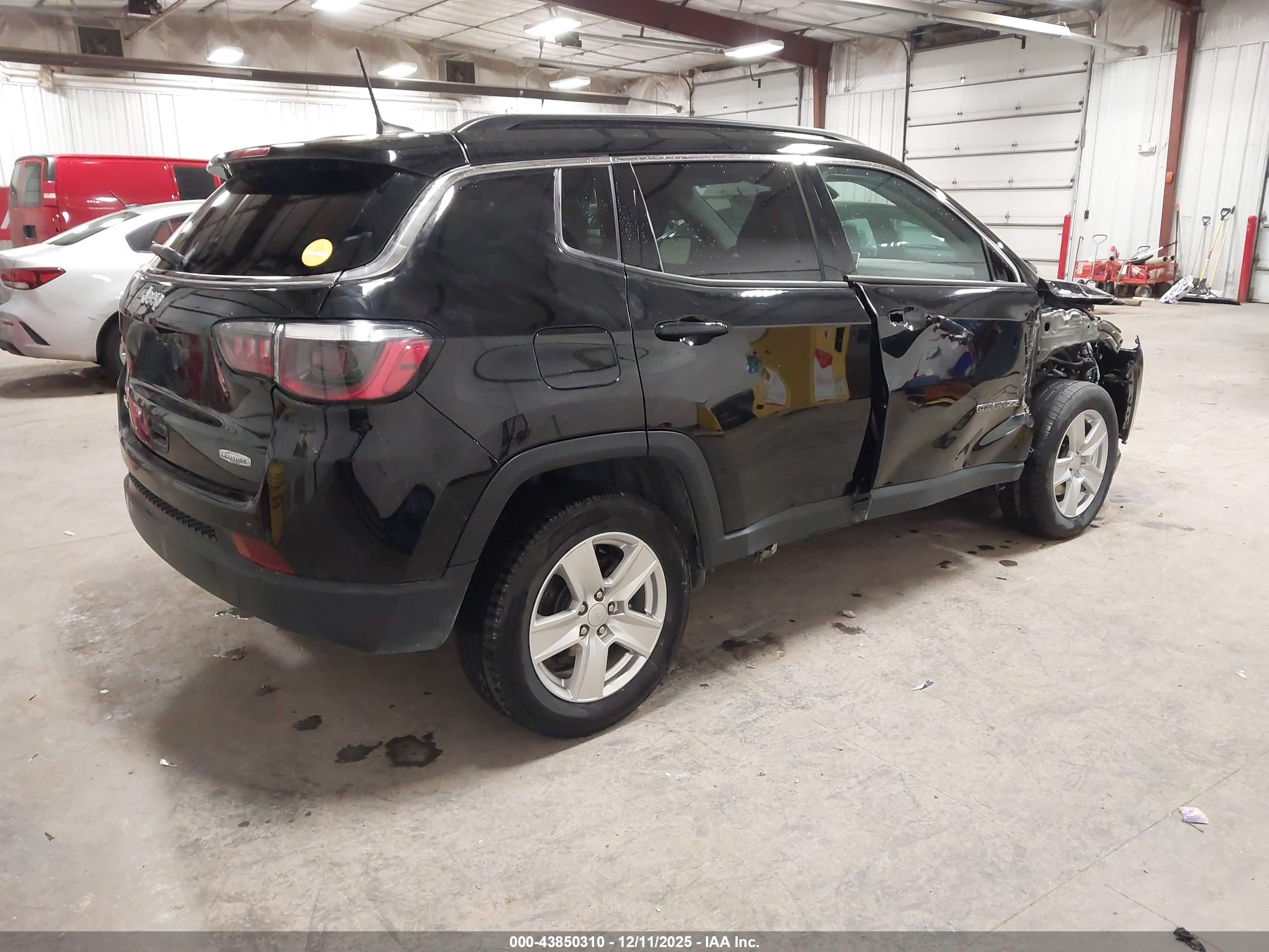 JEEP COMPASS image 4