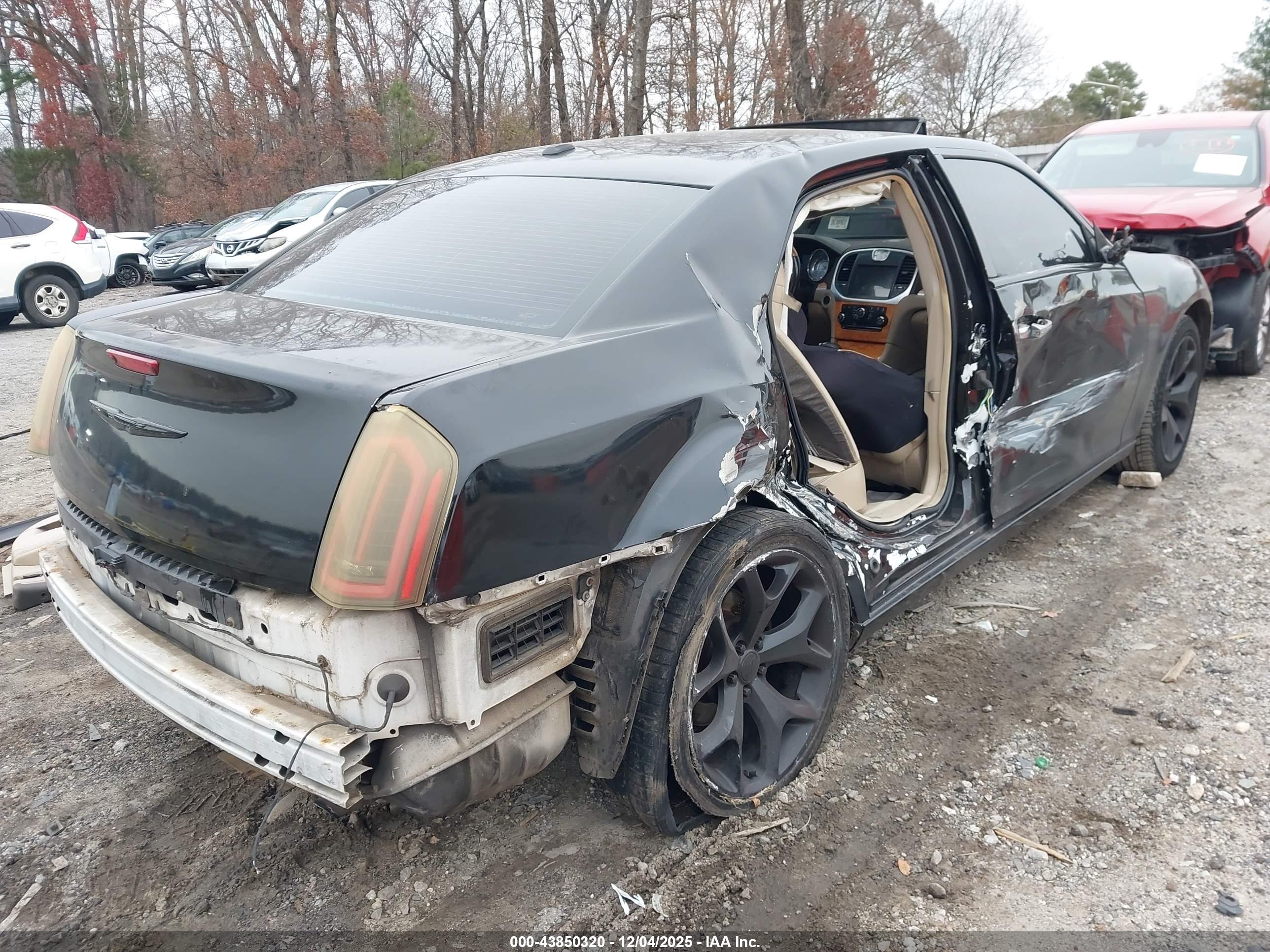 CHRYSLER 300 image 4