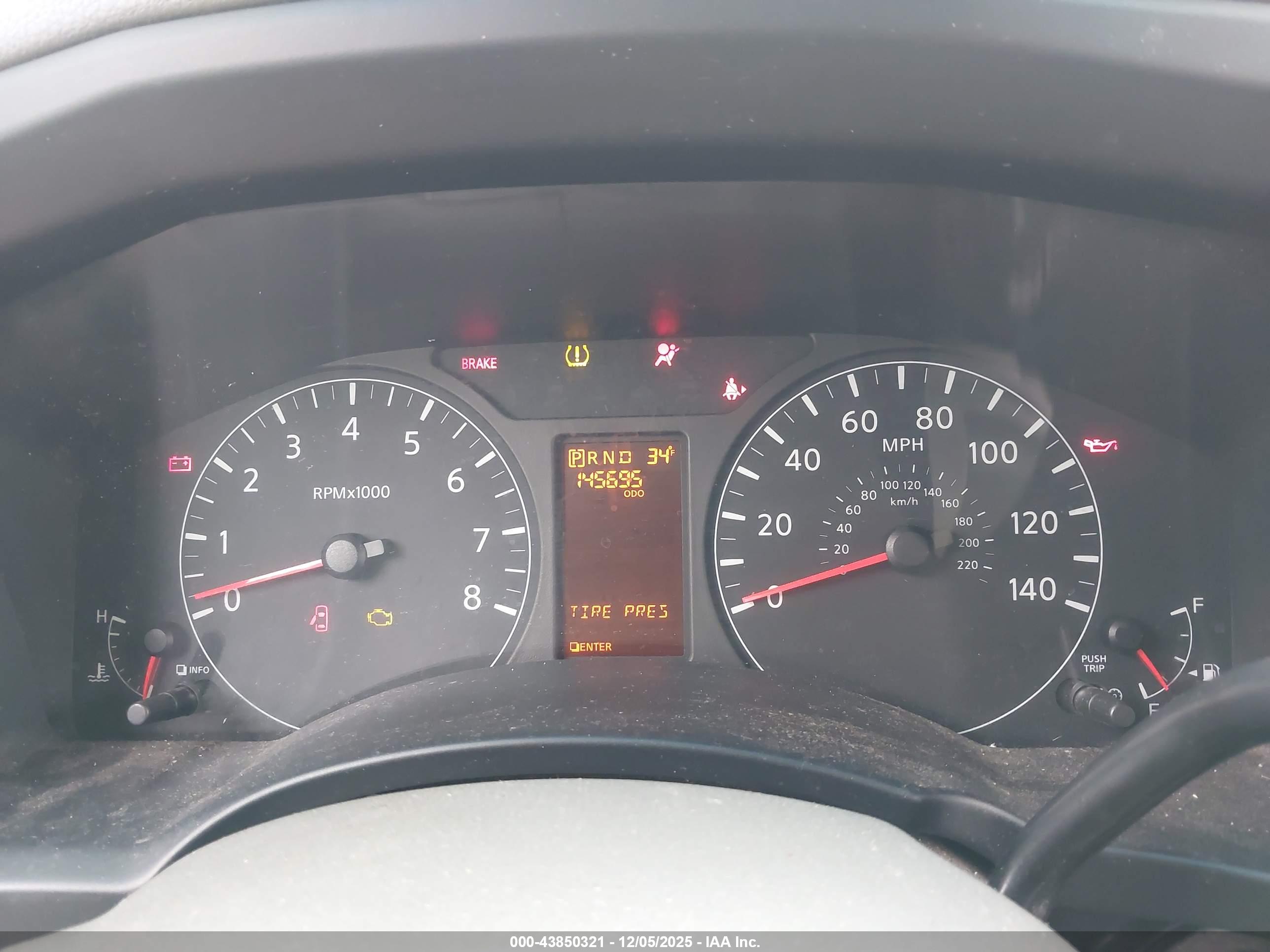NISSAN NV image 7