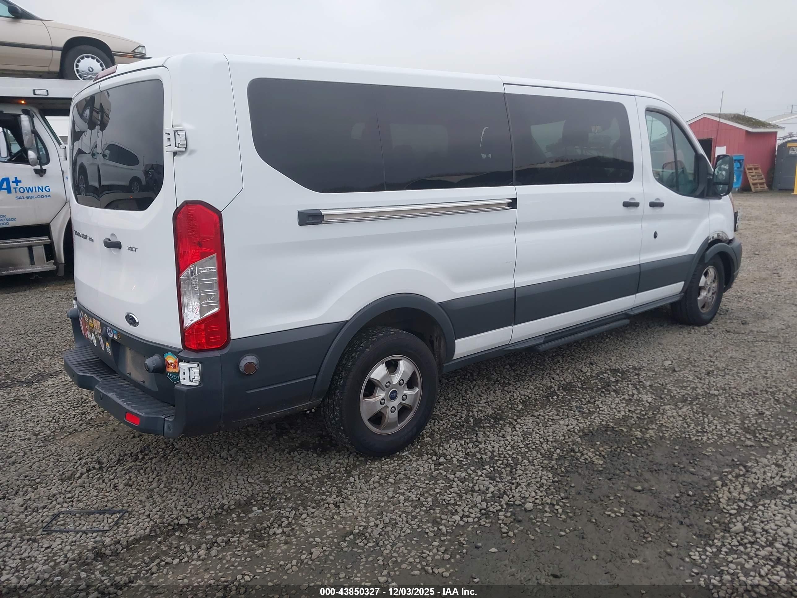 FORD TRANSIT-350 image 4