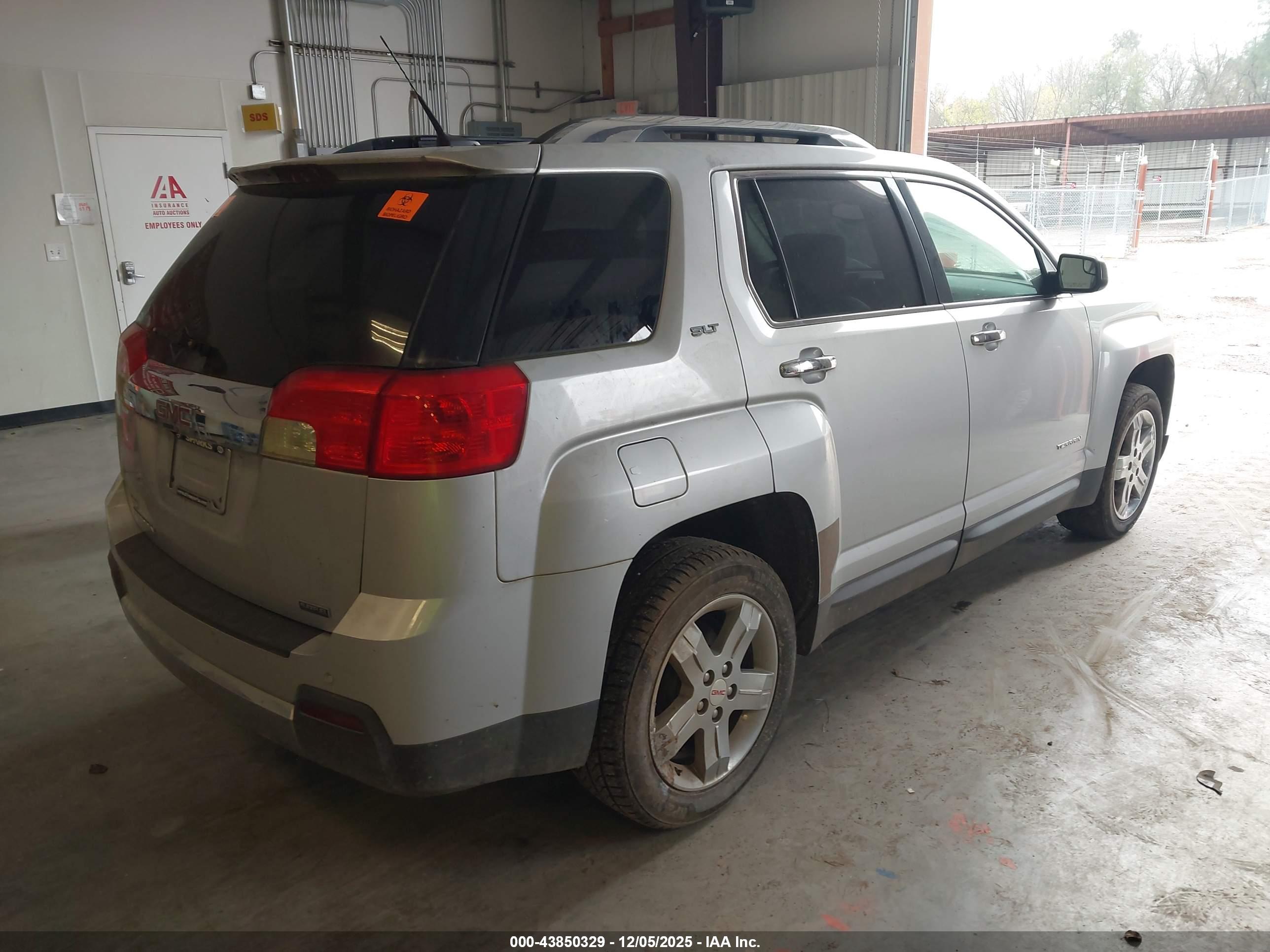 GMC TERRAIN image 4