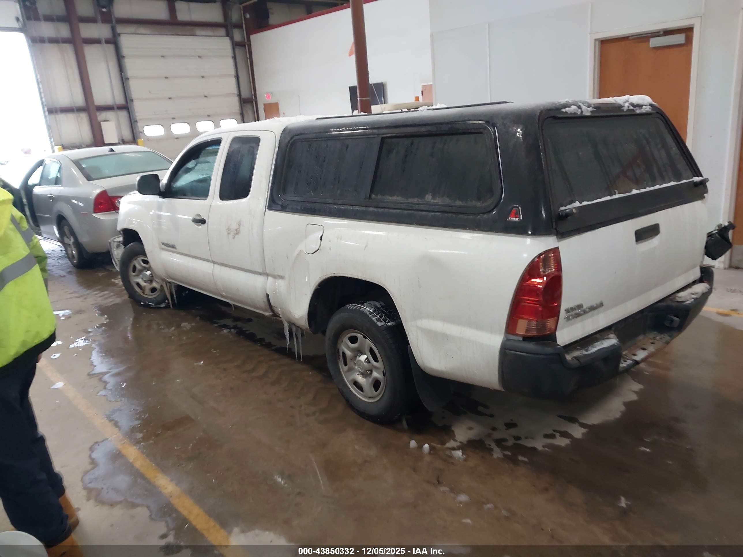 TOYOTA TACOMA image 3