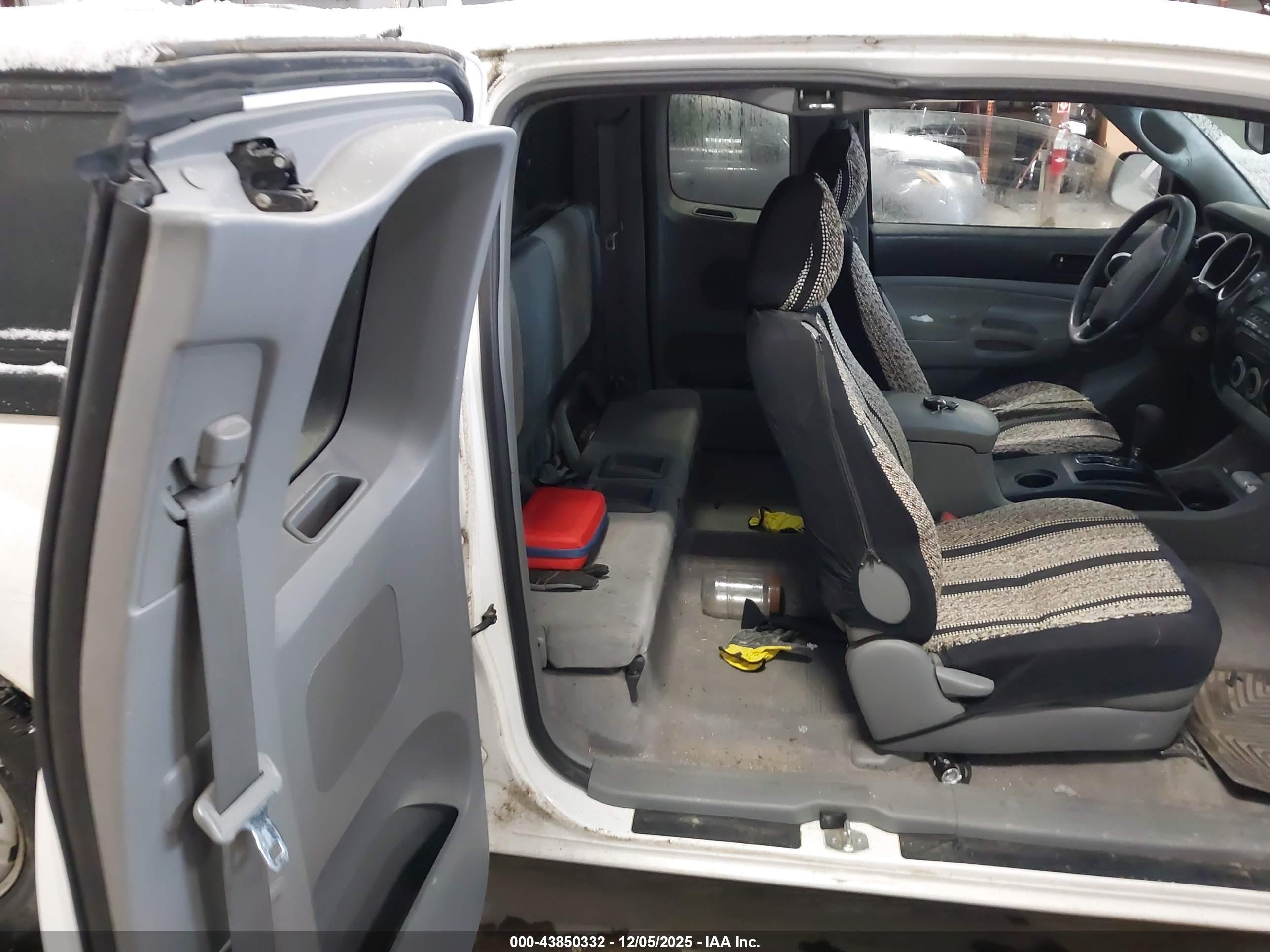 TOYOTA TACOMA image 8