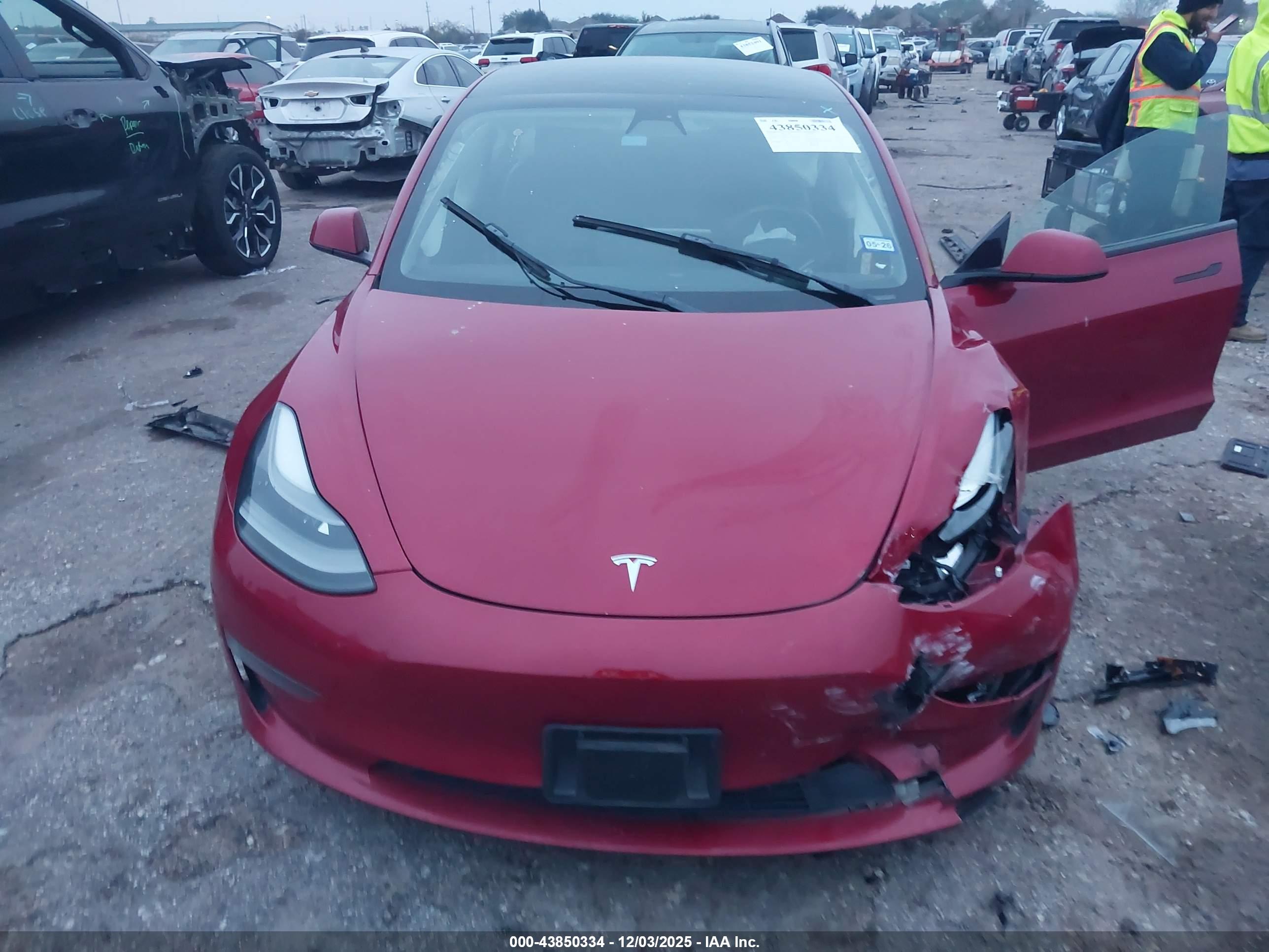 TESLA MODEL image 10