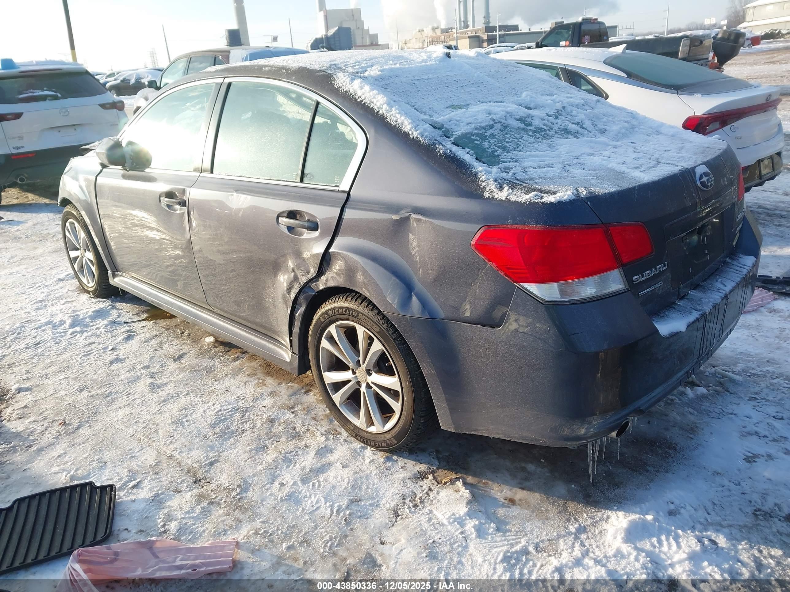 SUBARU LEGACY image 3