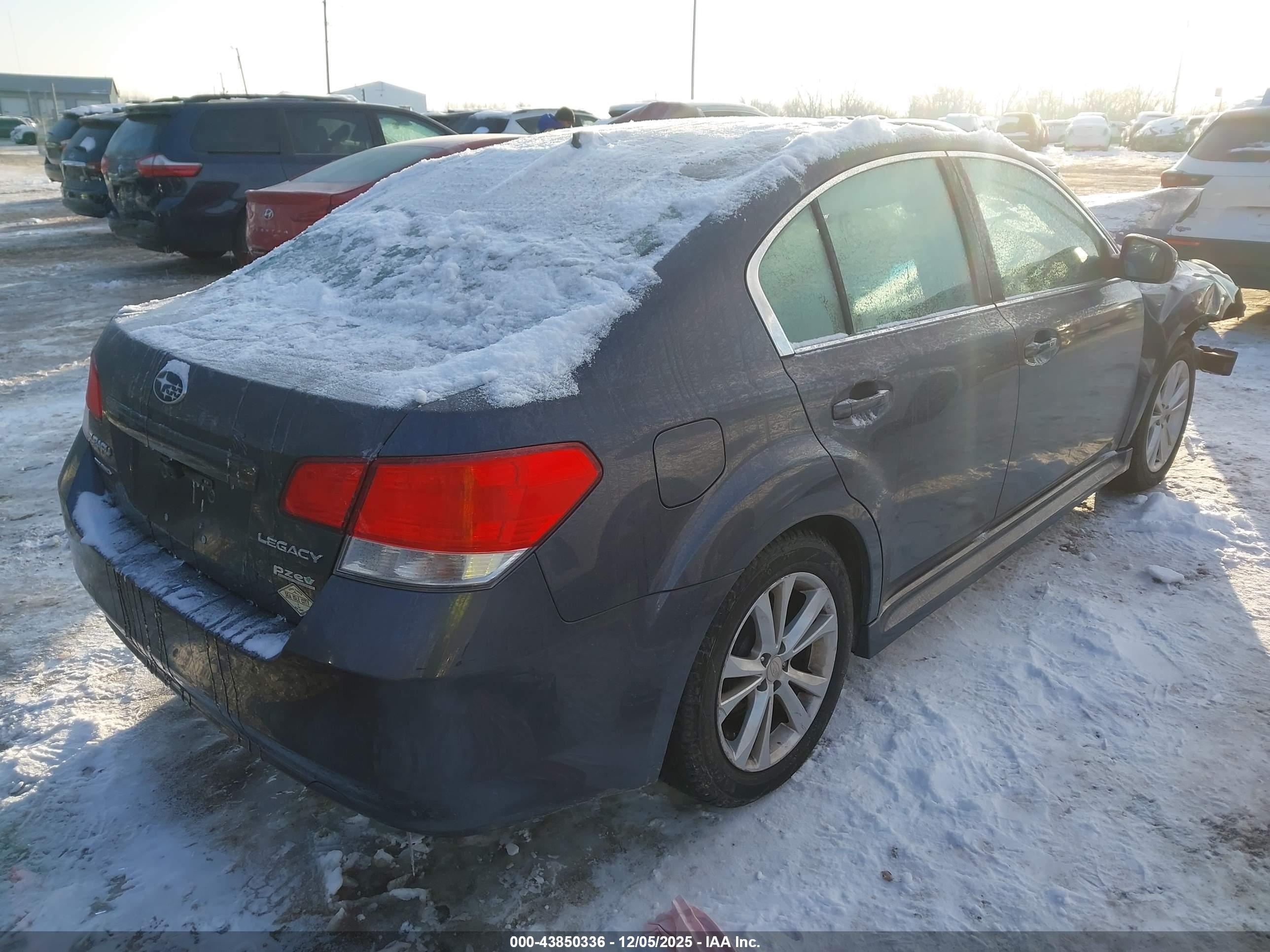 SUBARU LEGACY image 4