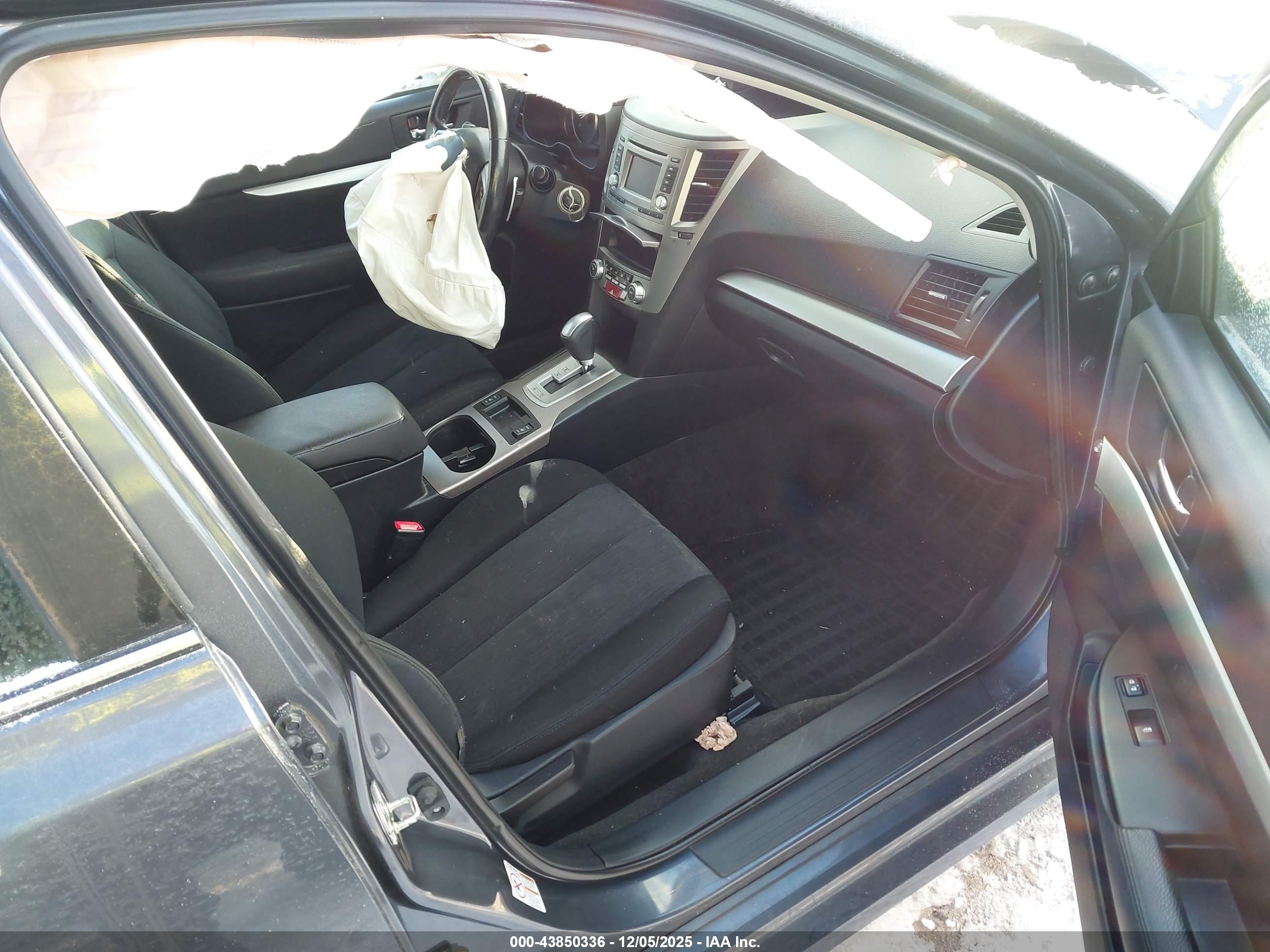 SUBARU LEGACY image 5