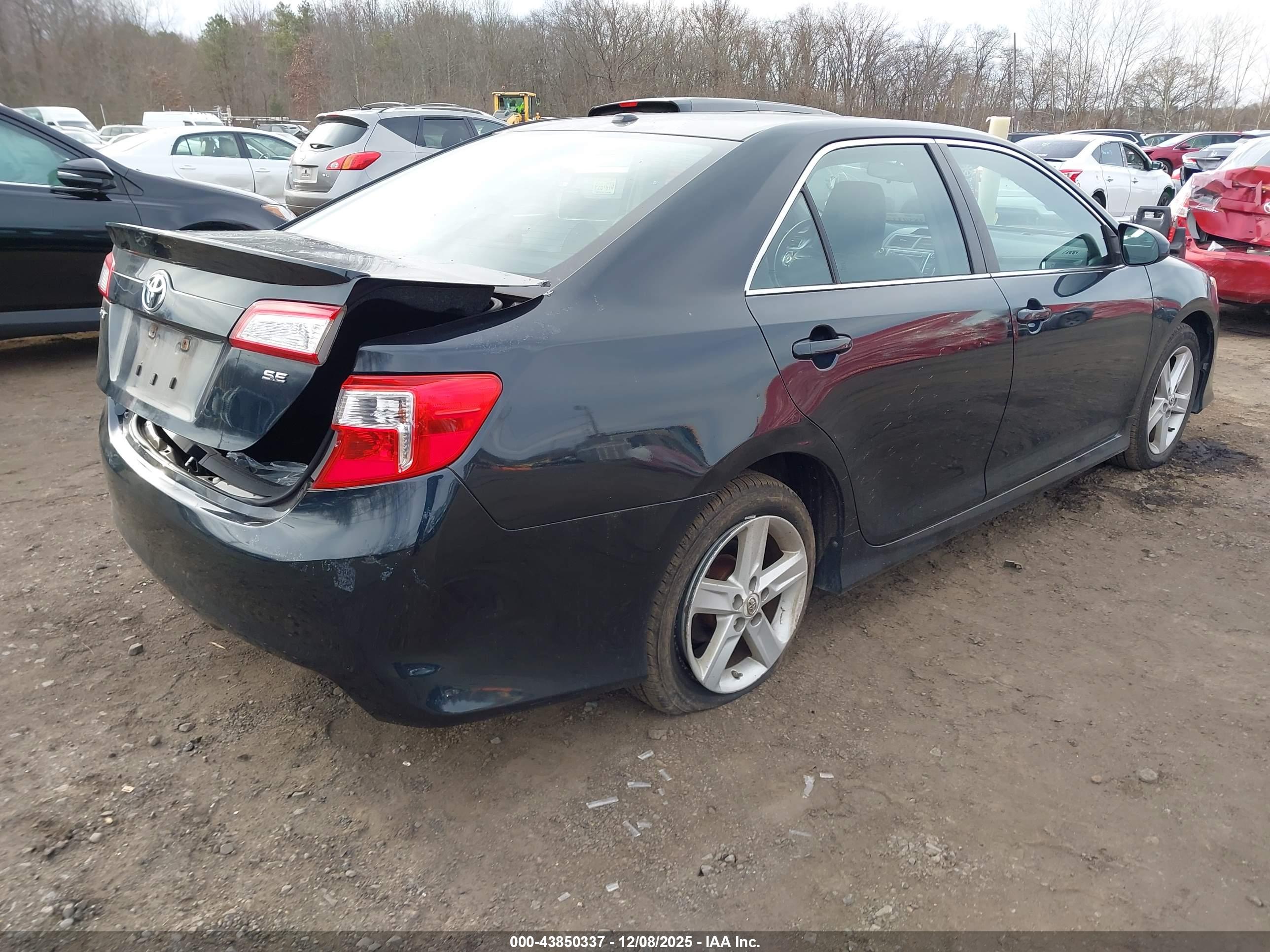 TOYOTA CAMRY image 4