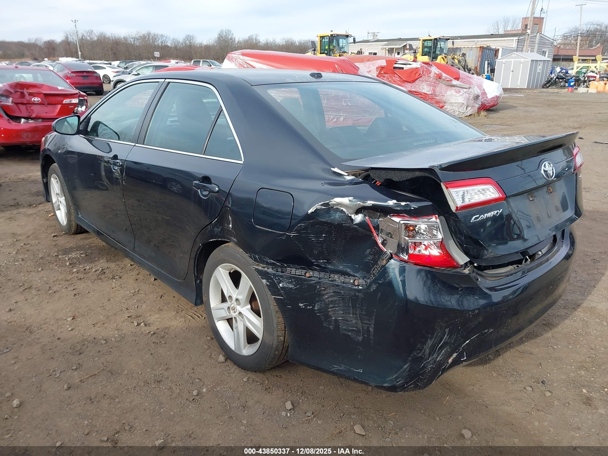 TOYOTA CAMRY image 6