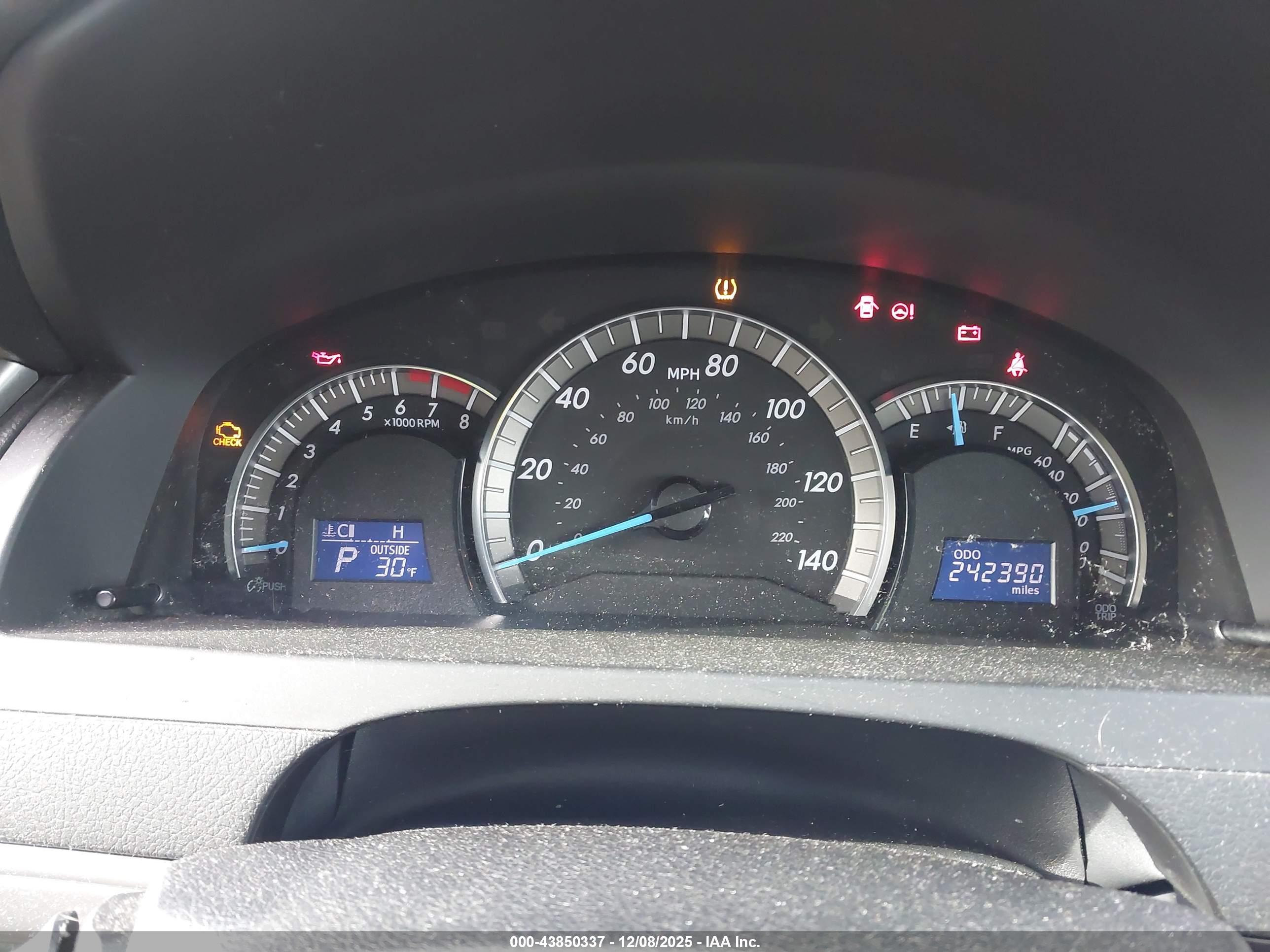 TOYOTA CAMRY image 7