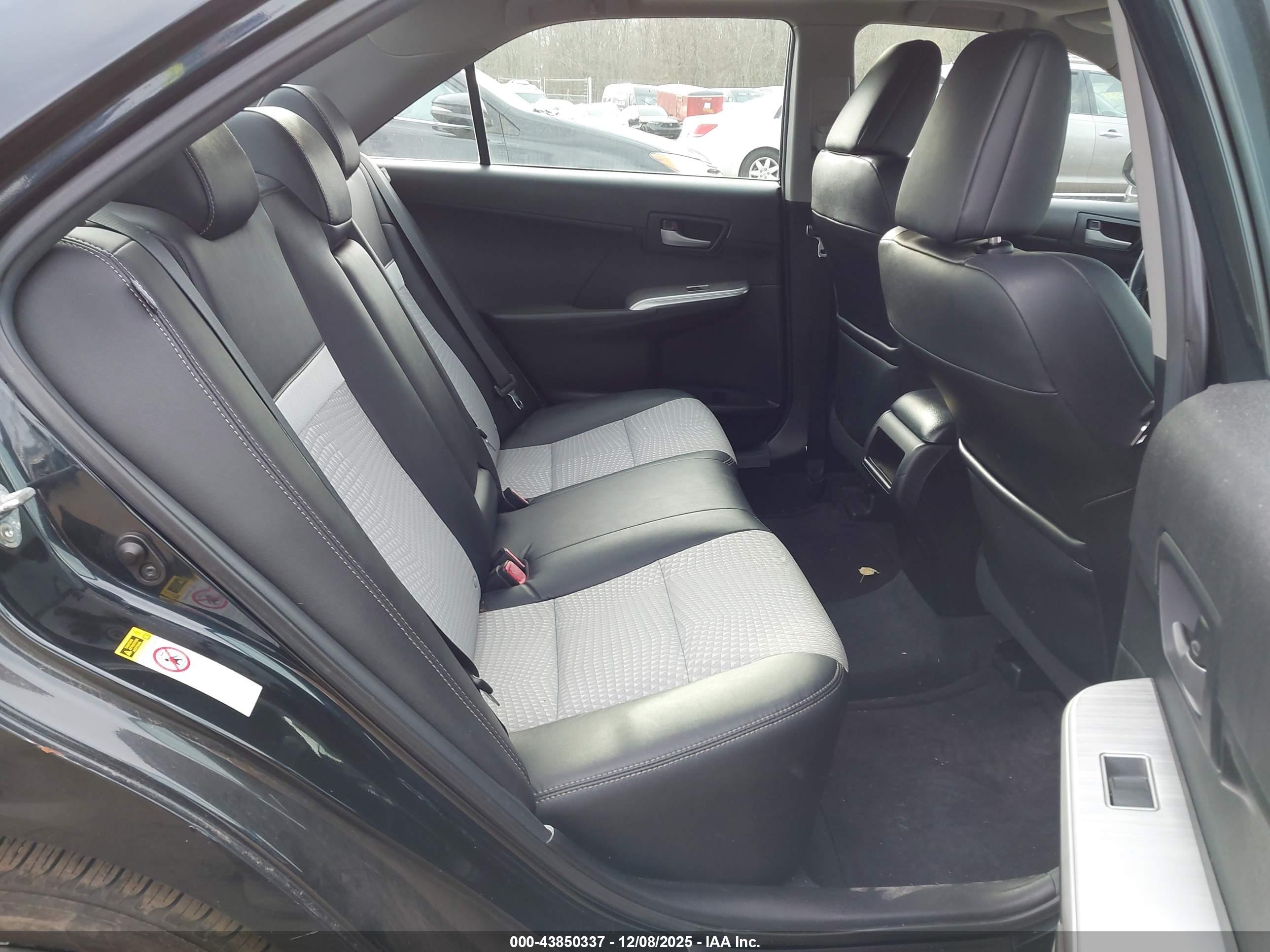 TOYOTA CAMRY image 8