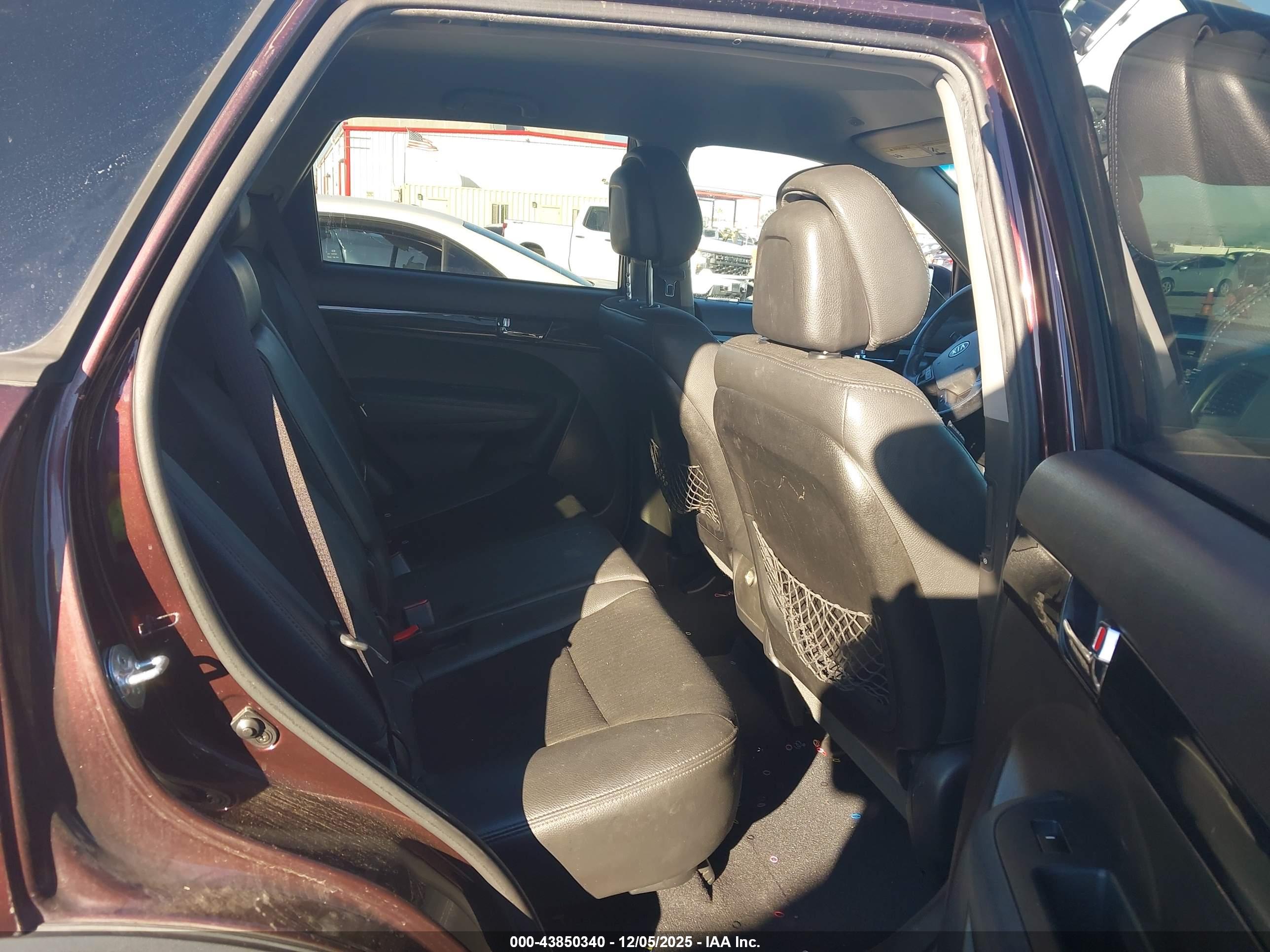 KIA SORENTO image 8