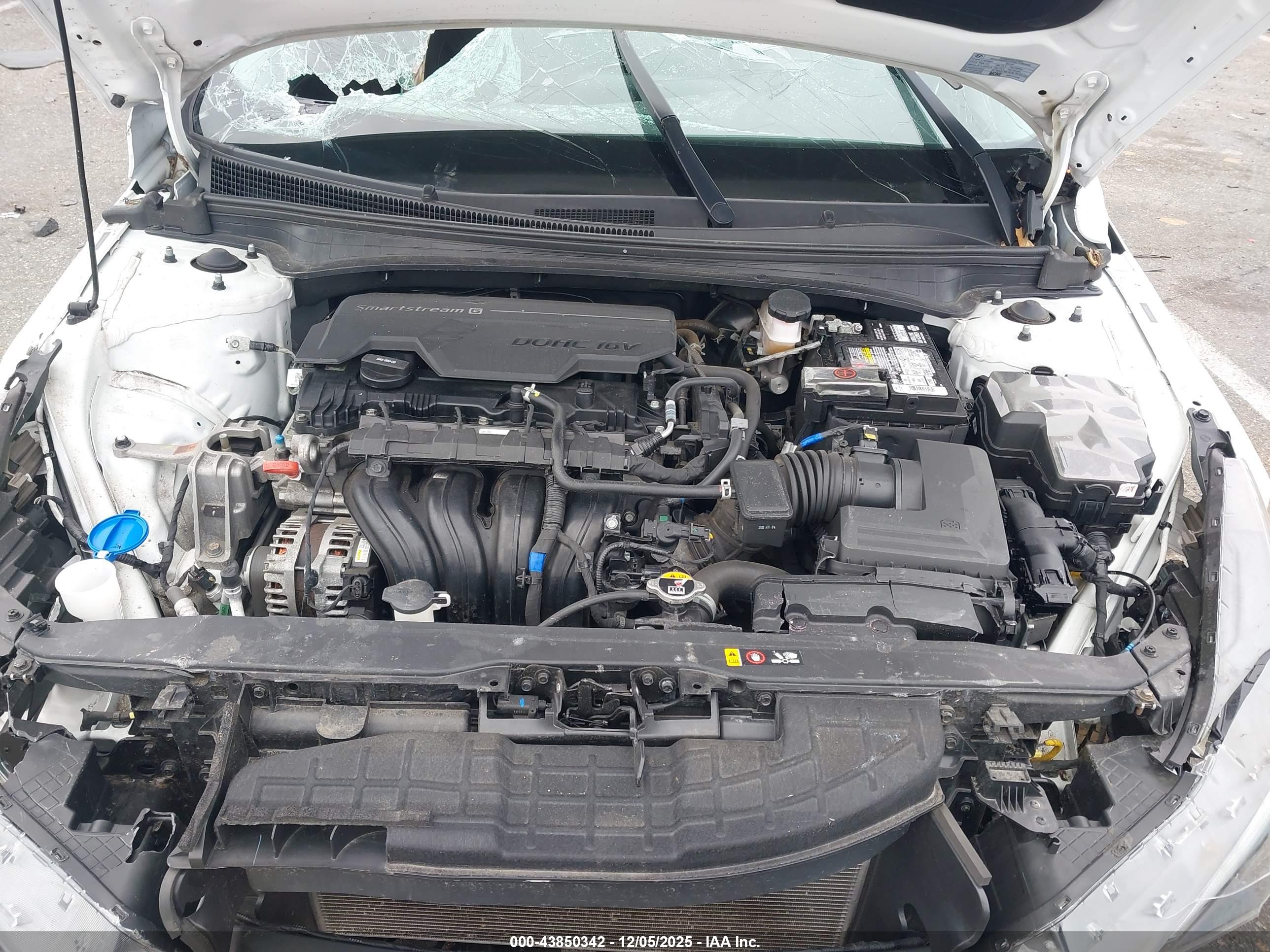 HYUNDAI ELANTRA image 10