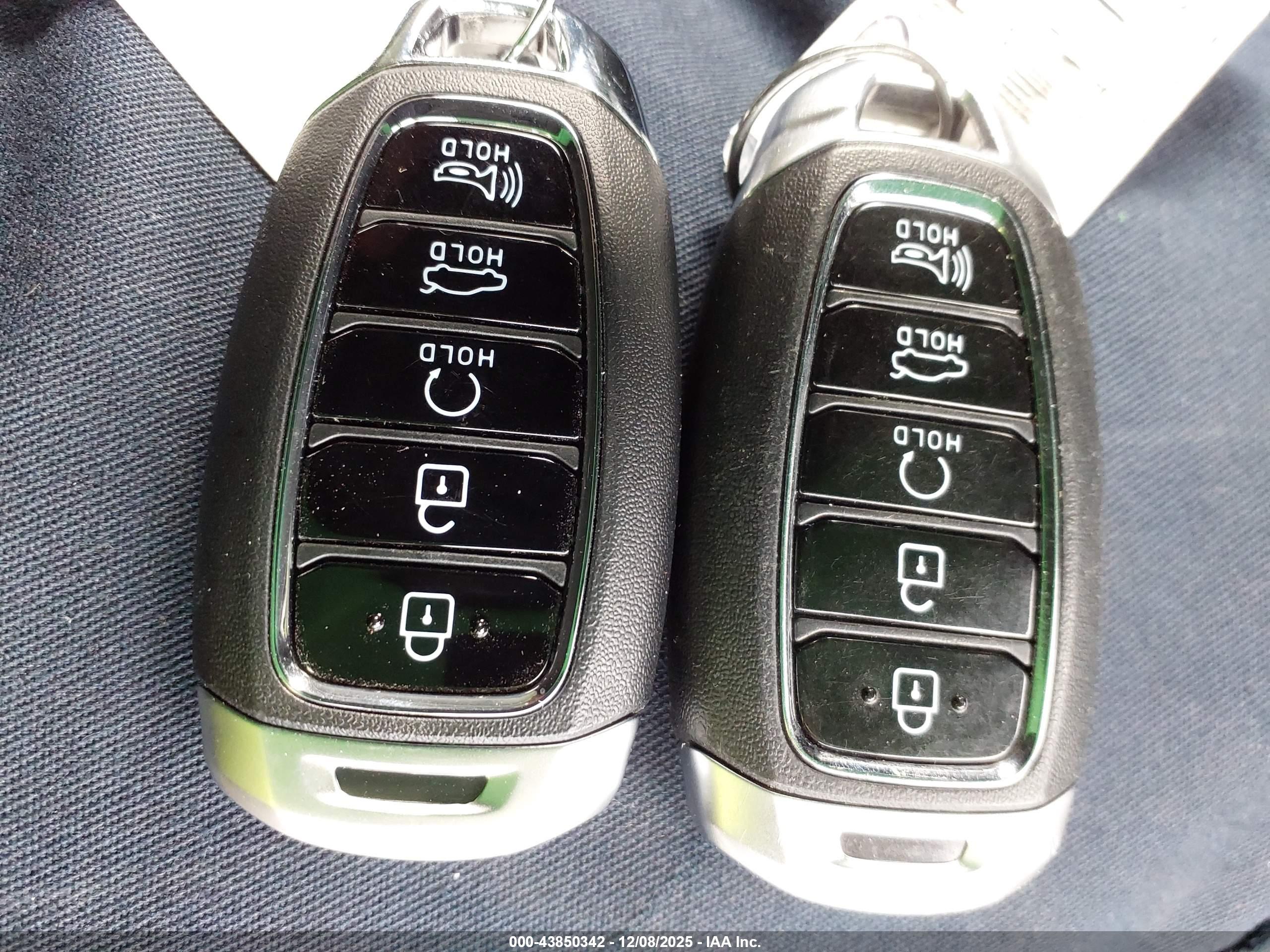 HYUNDAI ELANTRA image 11