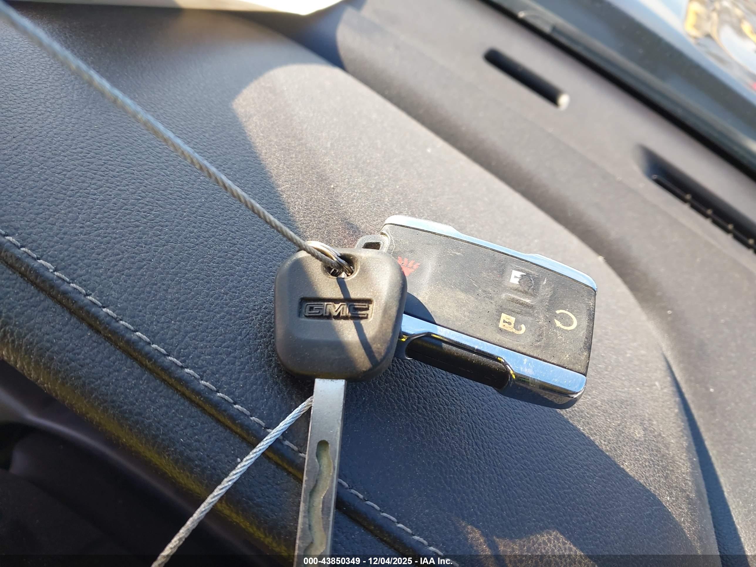 GMC SIERRA image 11