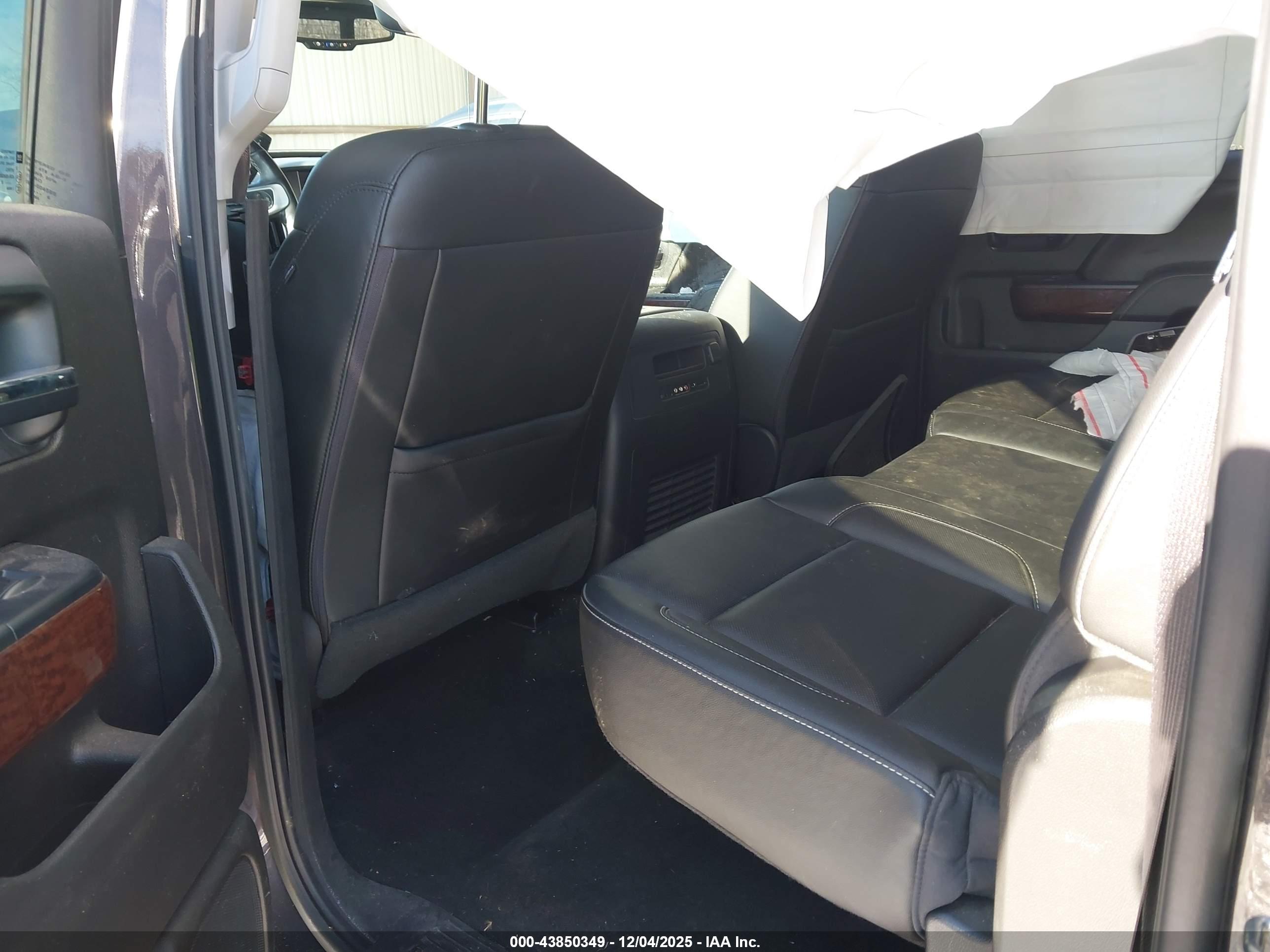 GMC SIERRA image 8