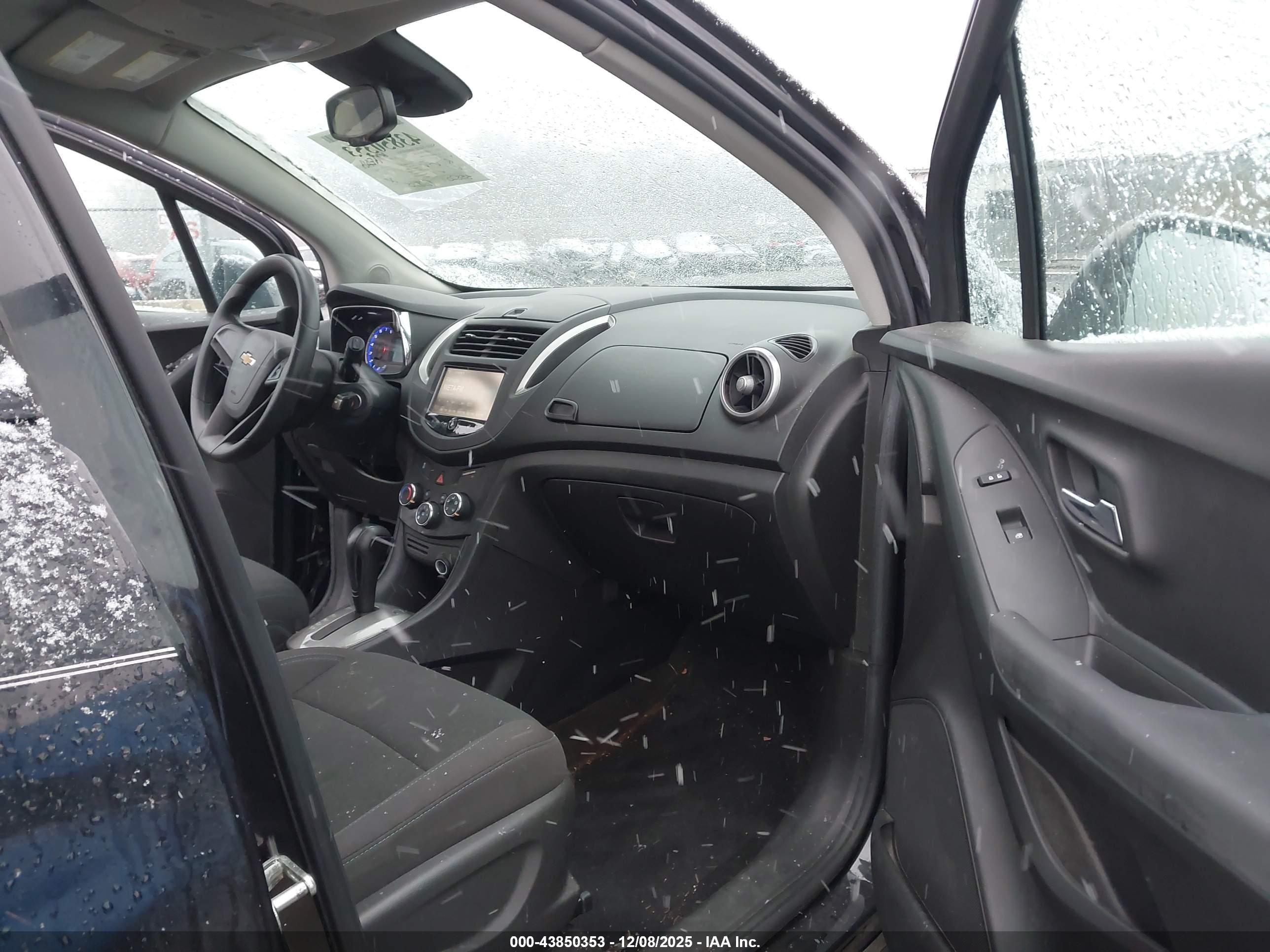 CHEVROLET TRAX image 5