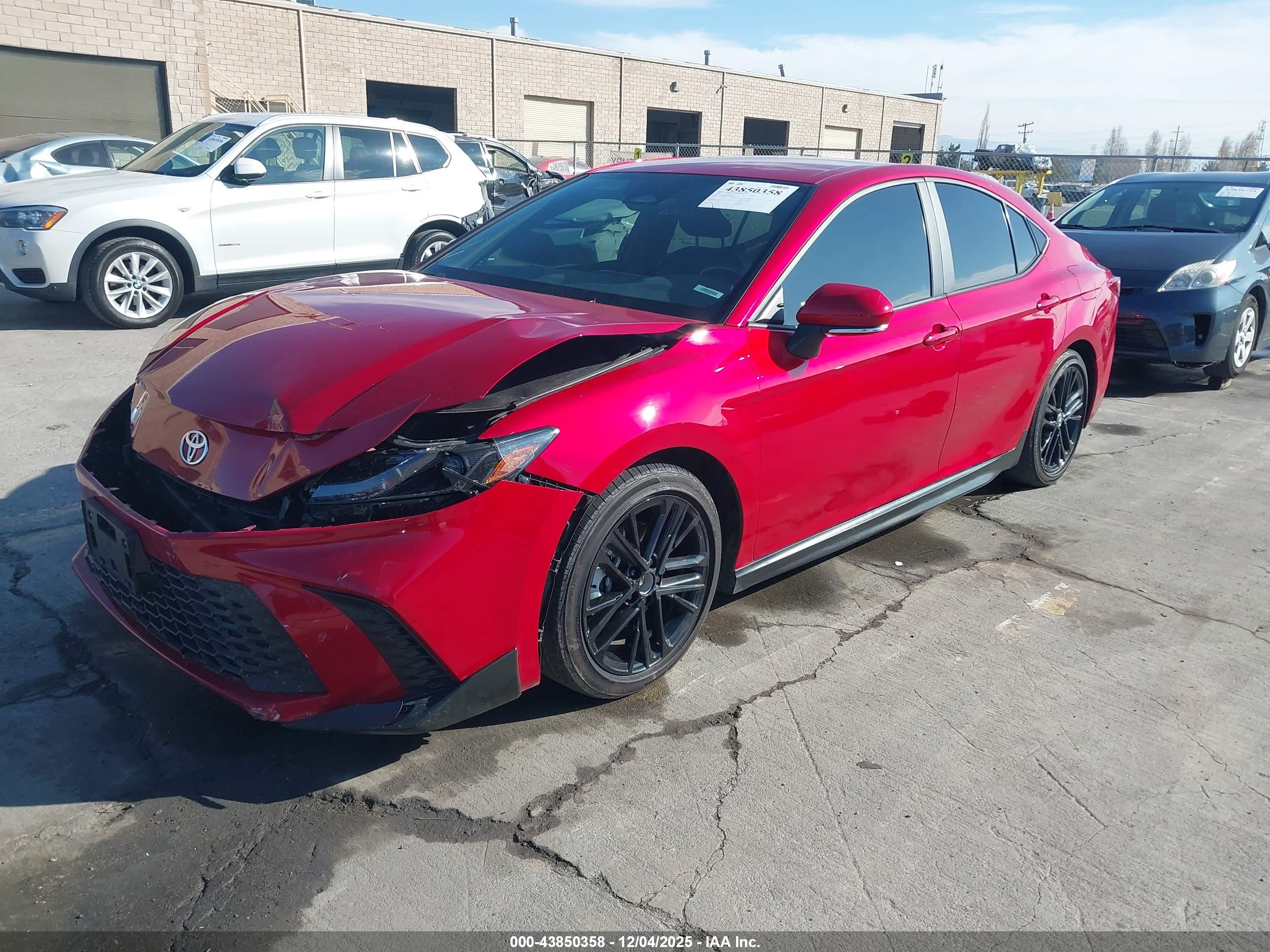 TOYOTA CAMRY image 2
