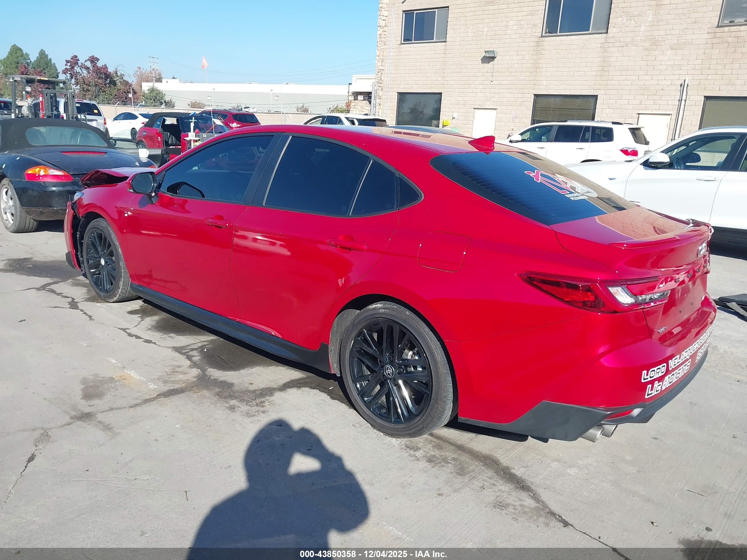 TOYOTA CAMRY image 3