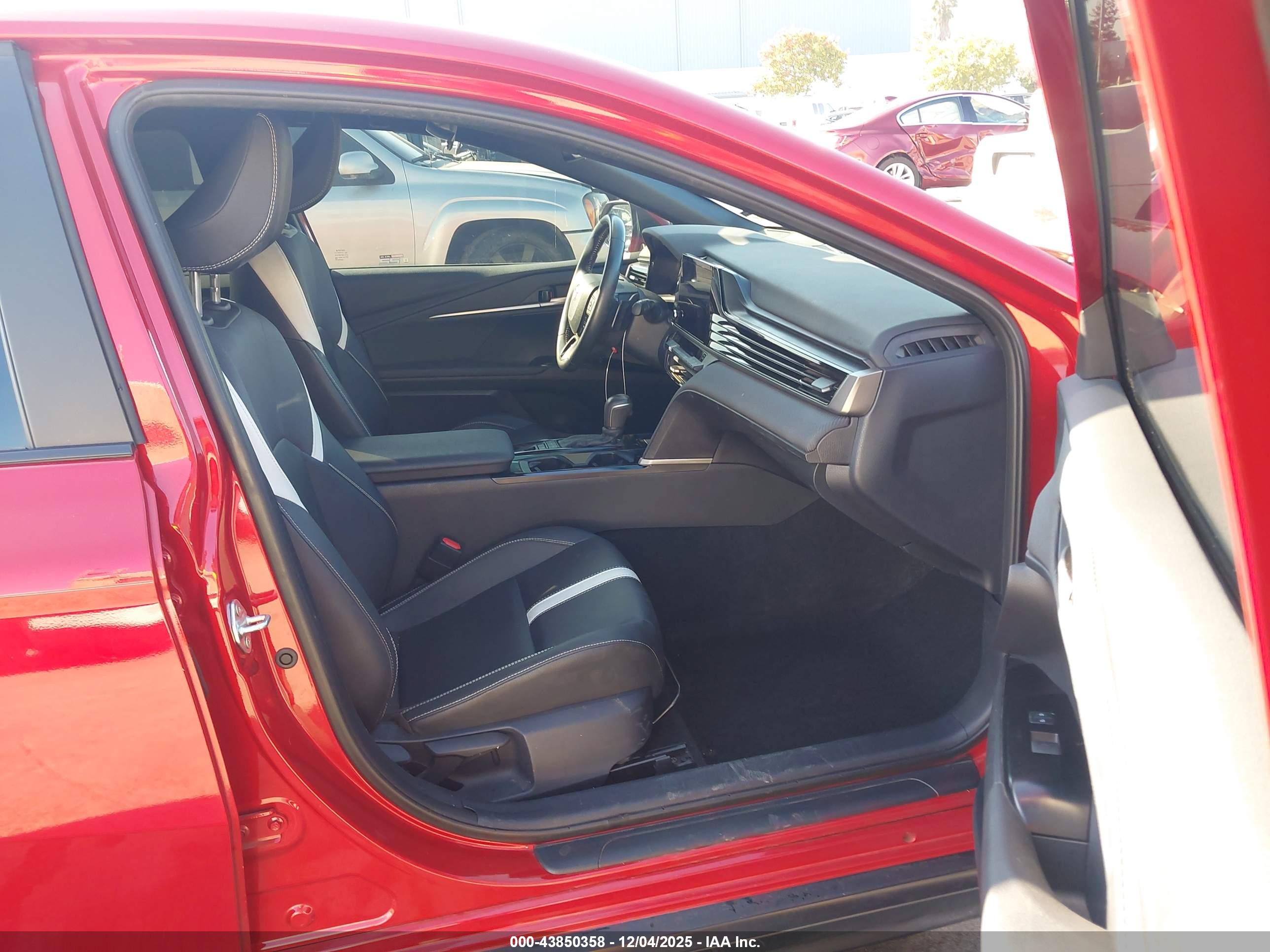 TOYOTA CAMRY image 5