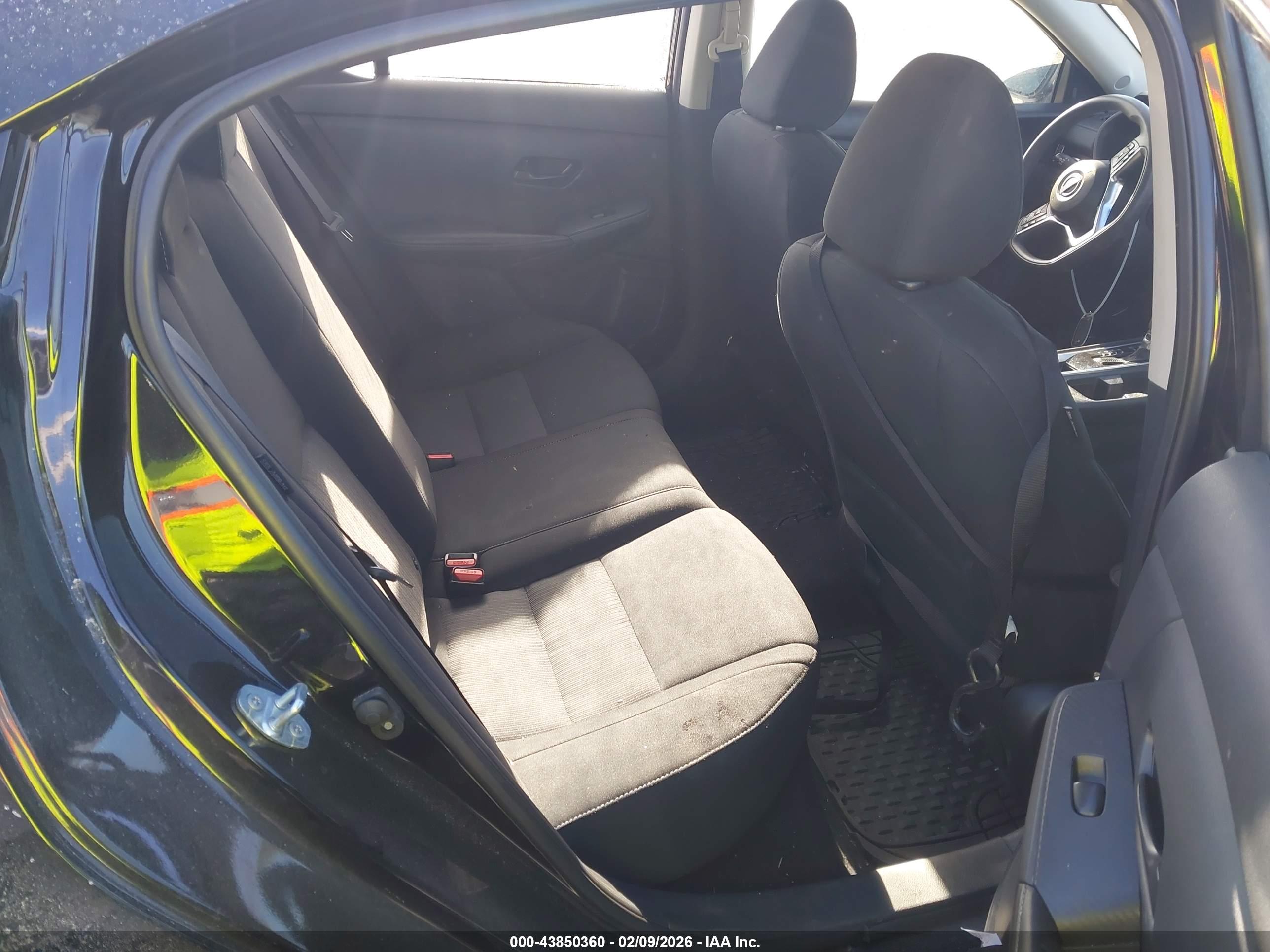 NISSAN SENTRA image 8