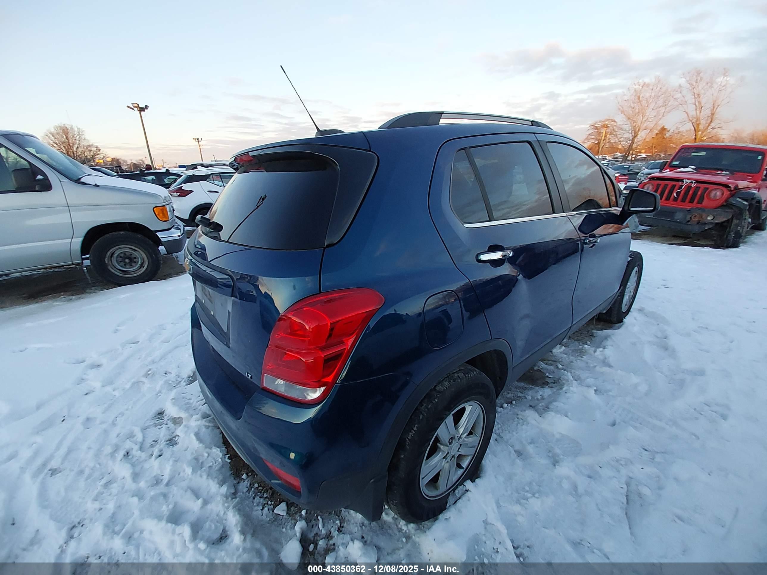 CHEVROLET TRAX image 4