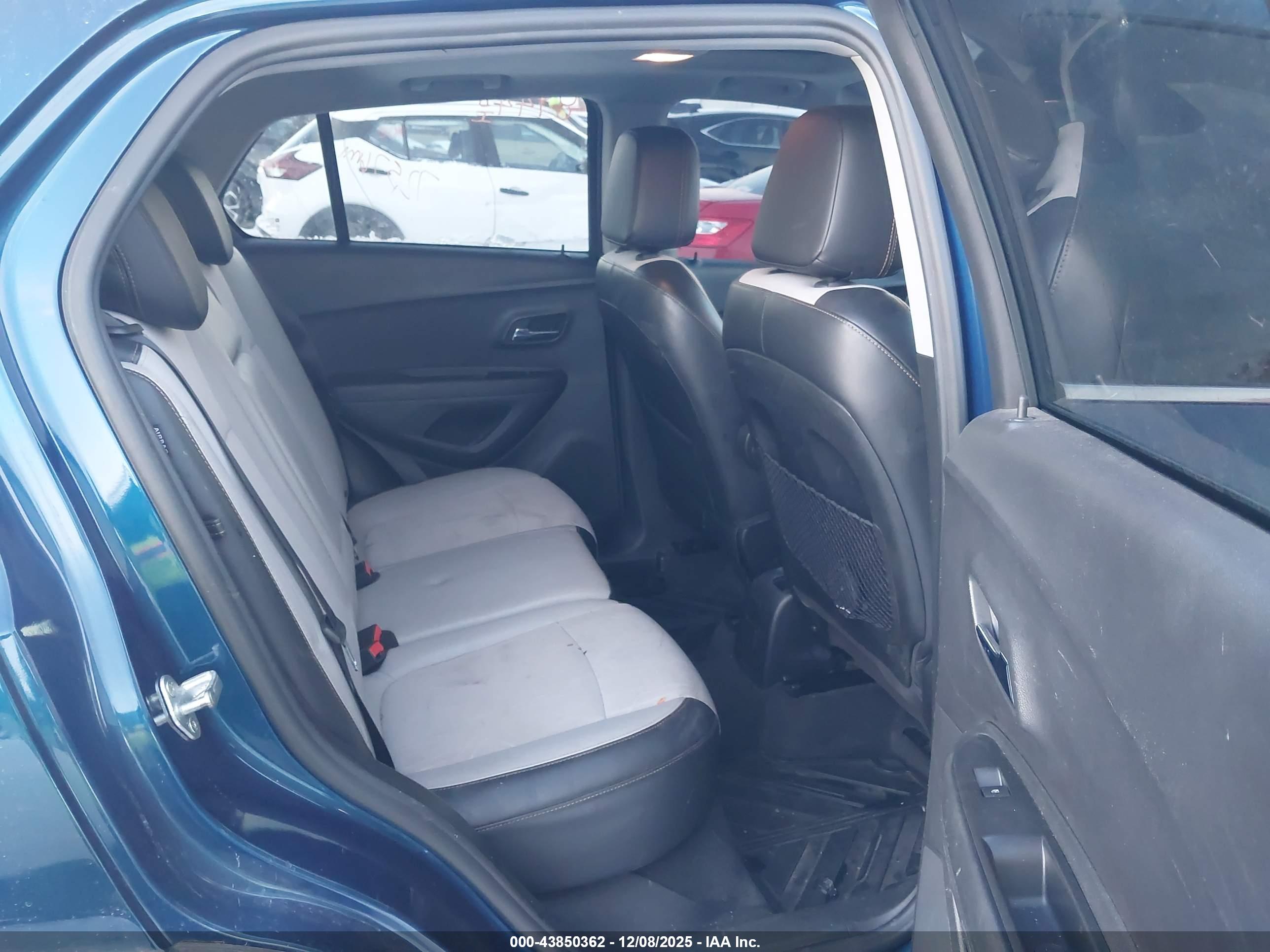 CHEVROLET TRAX image 8