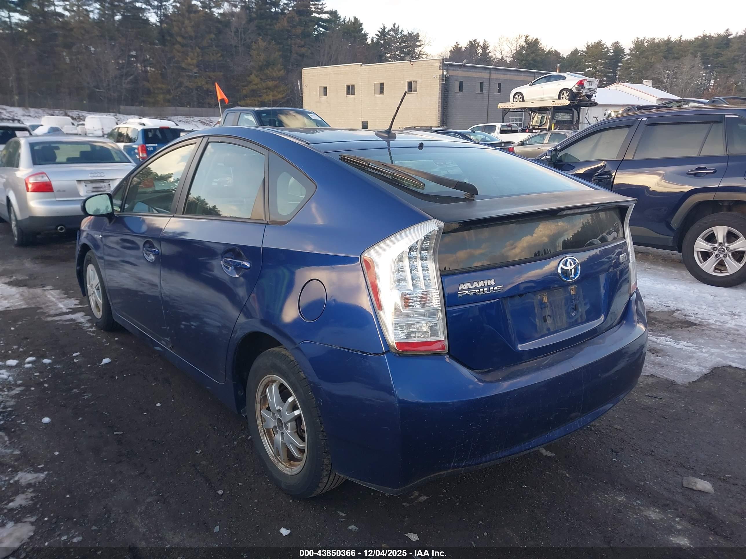 TOYOTA PRIUS image 3