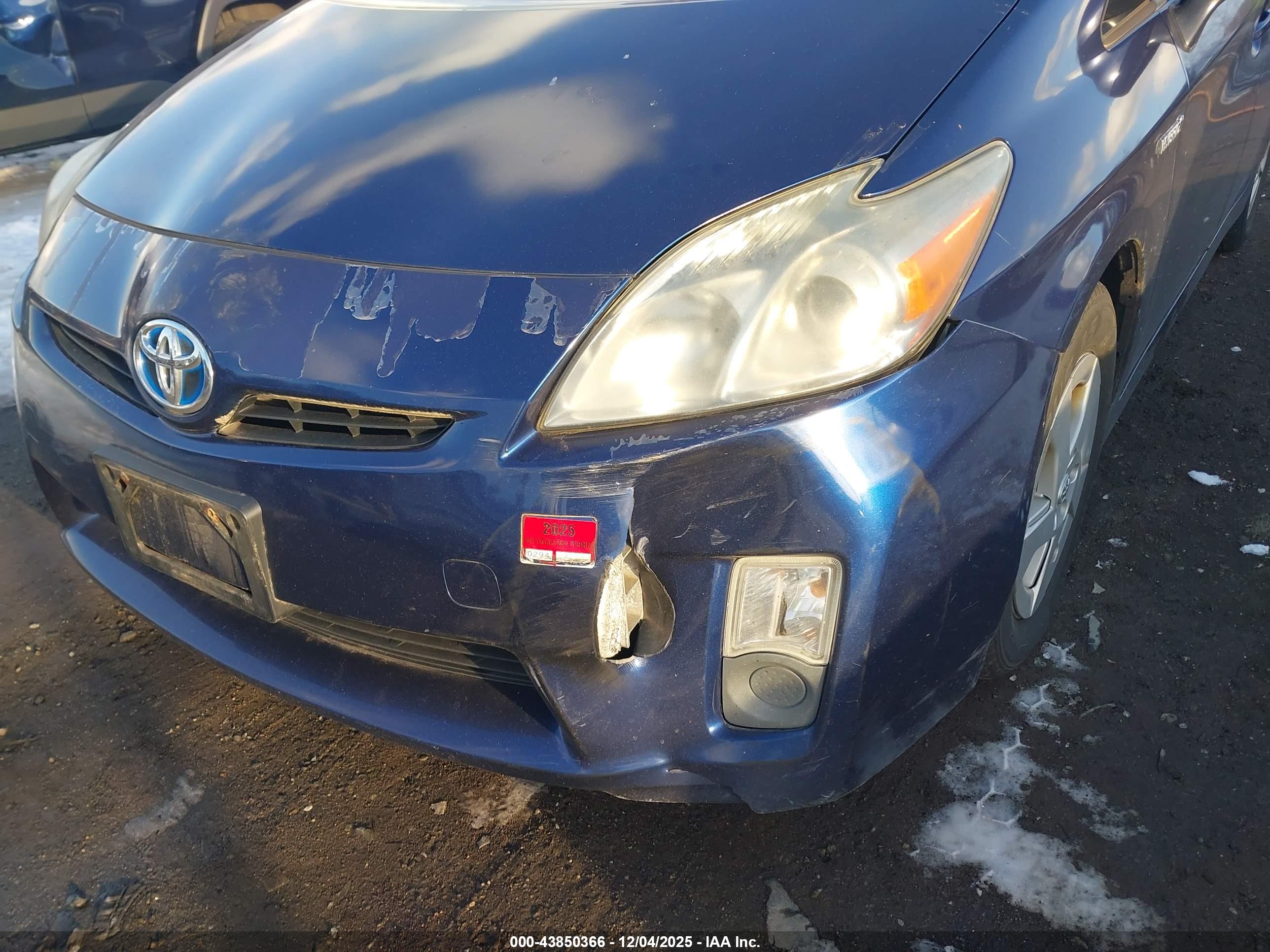 TOYOTA PRIUS image 6
