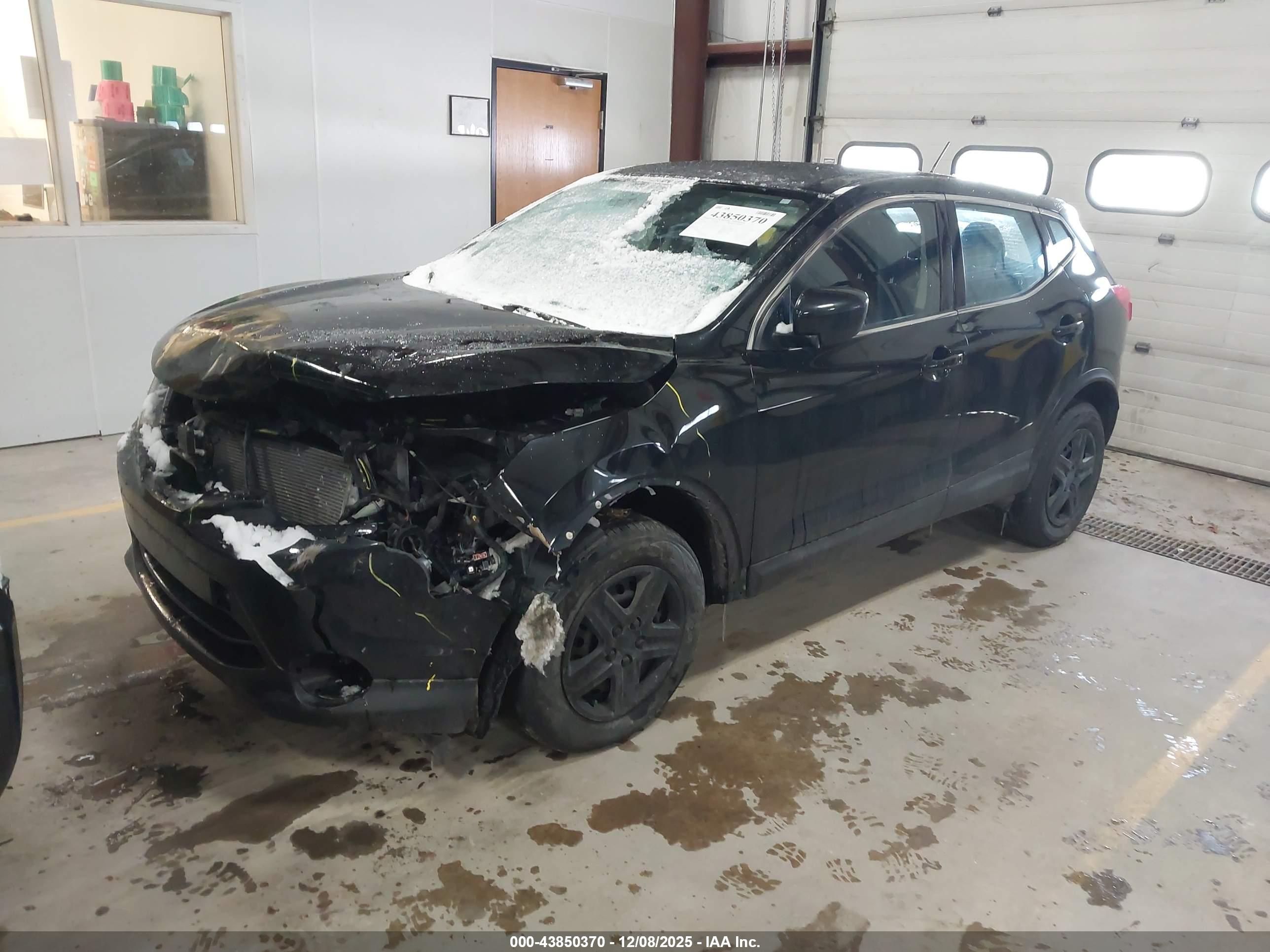 NISSAN ROGUE image 2