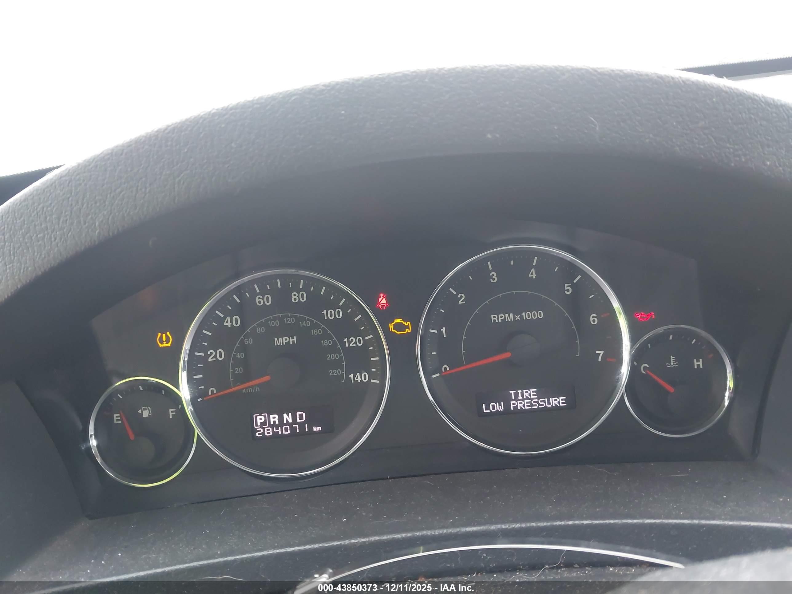 JEEP GRAND image 7